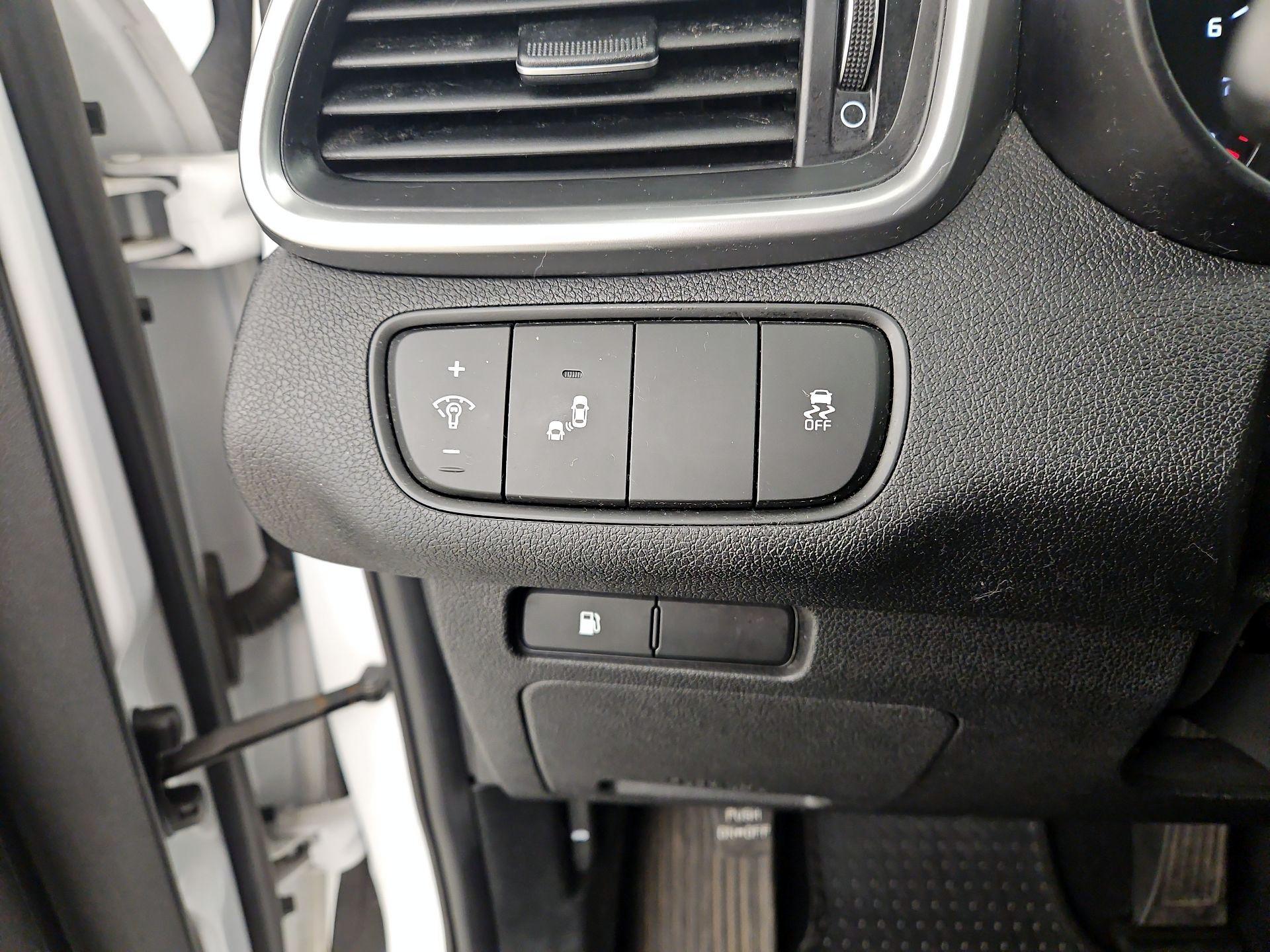 Thumbnail: 2019 Kia Sorento - 13