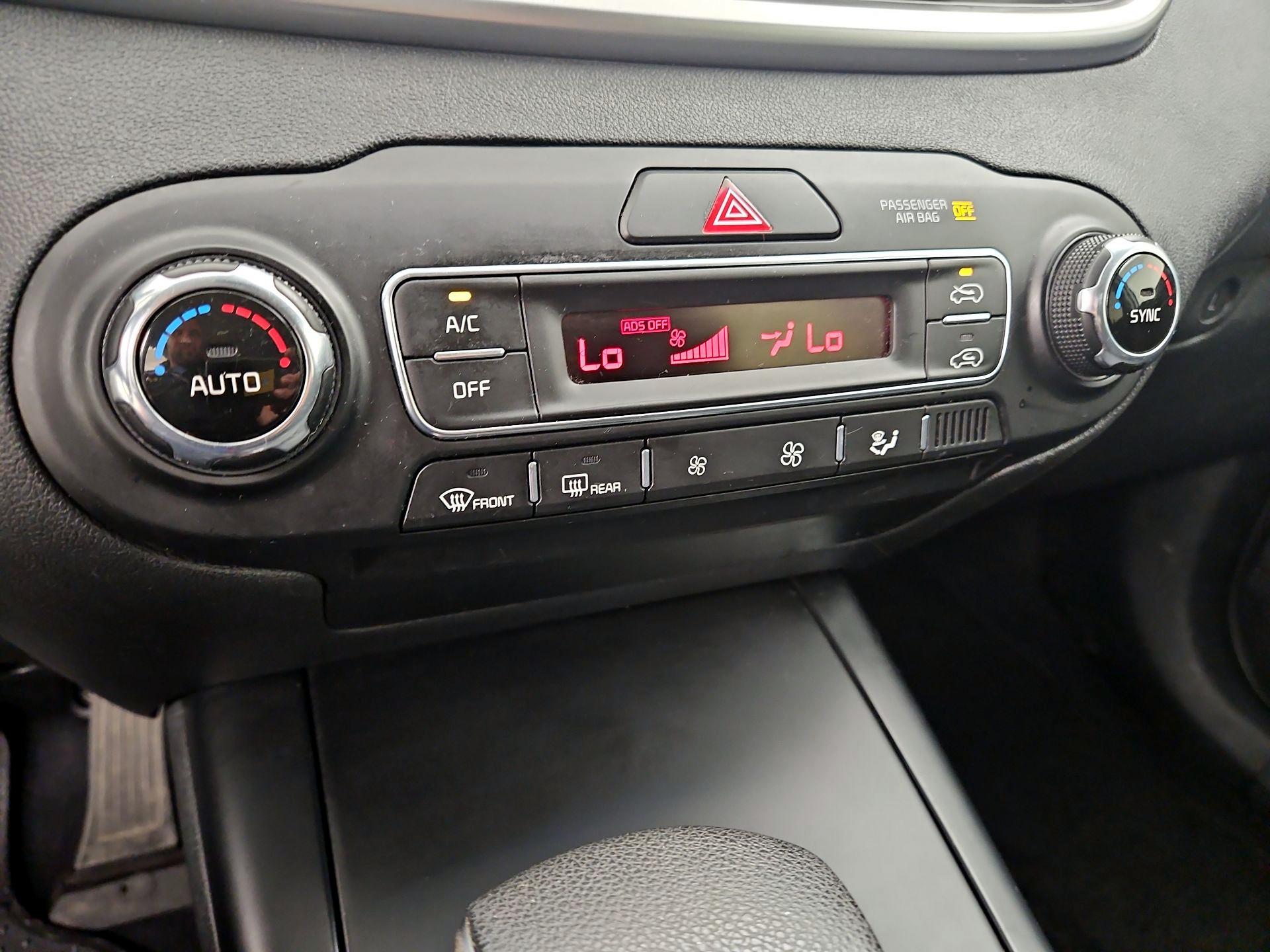 Thumbnail: 2019 Kia Sorento - 16