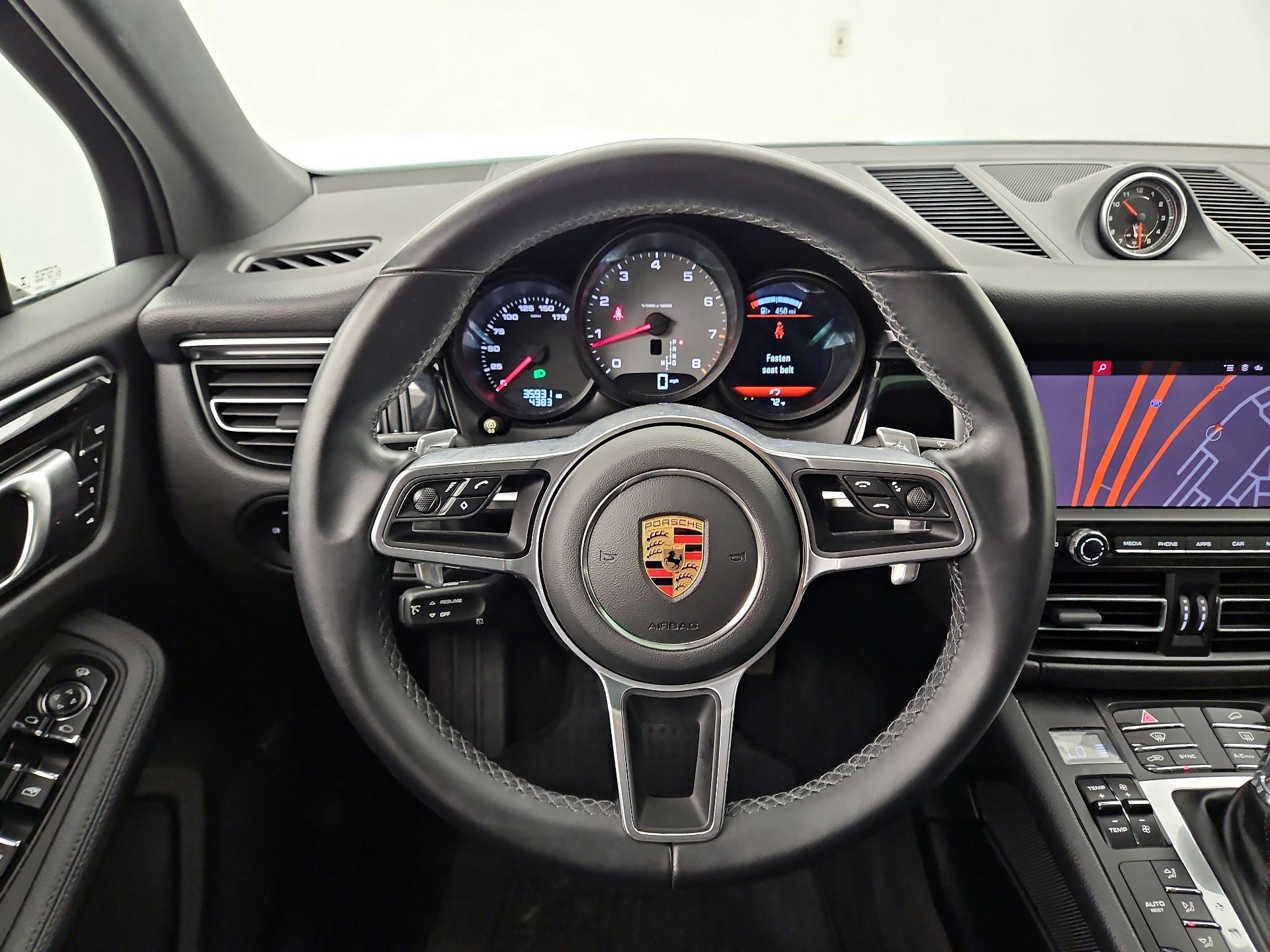 Thumbnail: 2020 Porsche Macan - 10