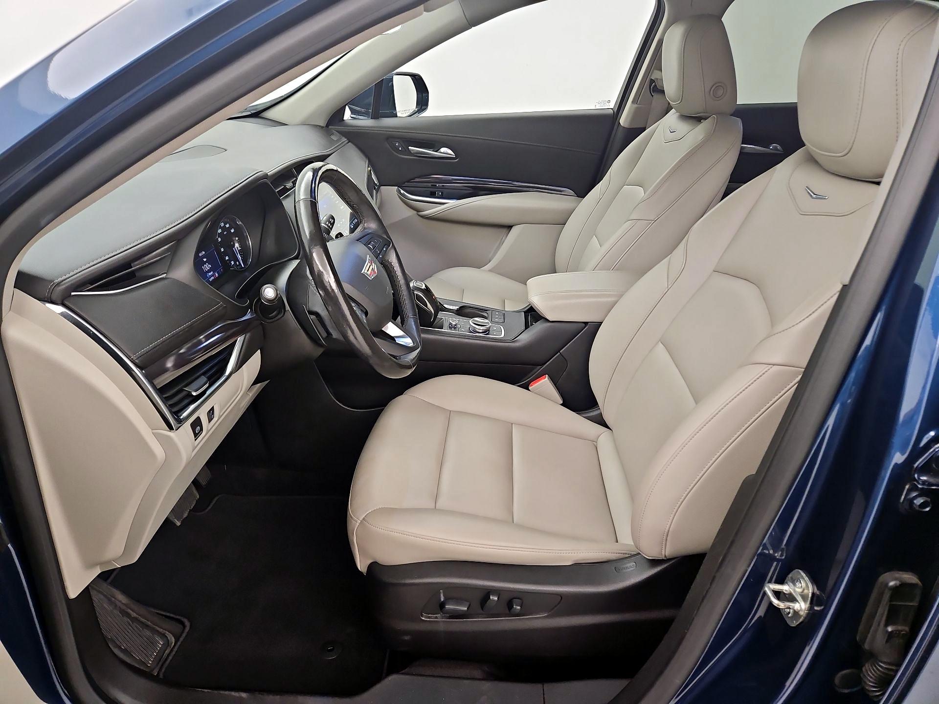 Thumbnail: 2019 Cadillac XT4 - 11