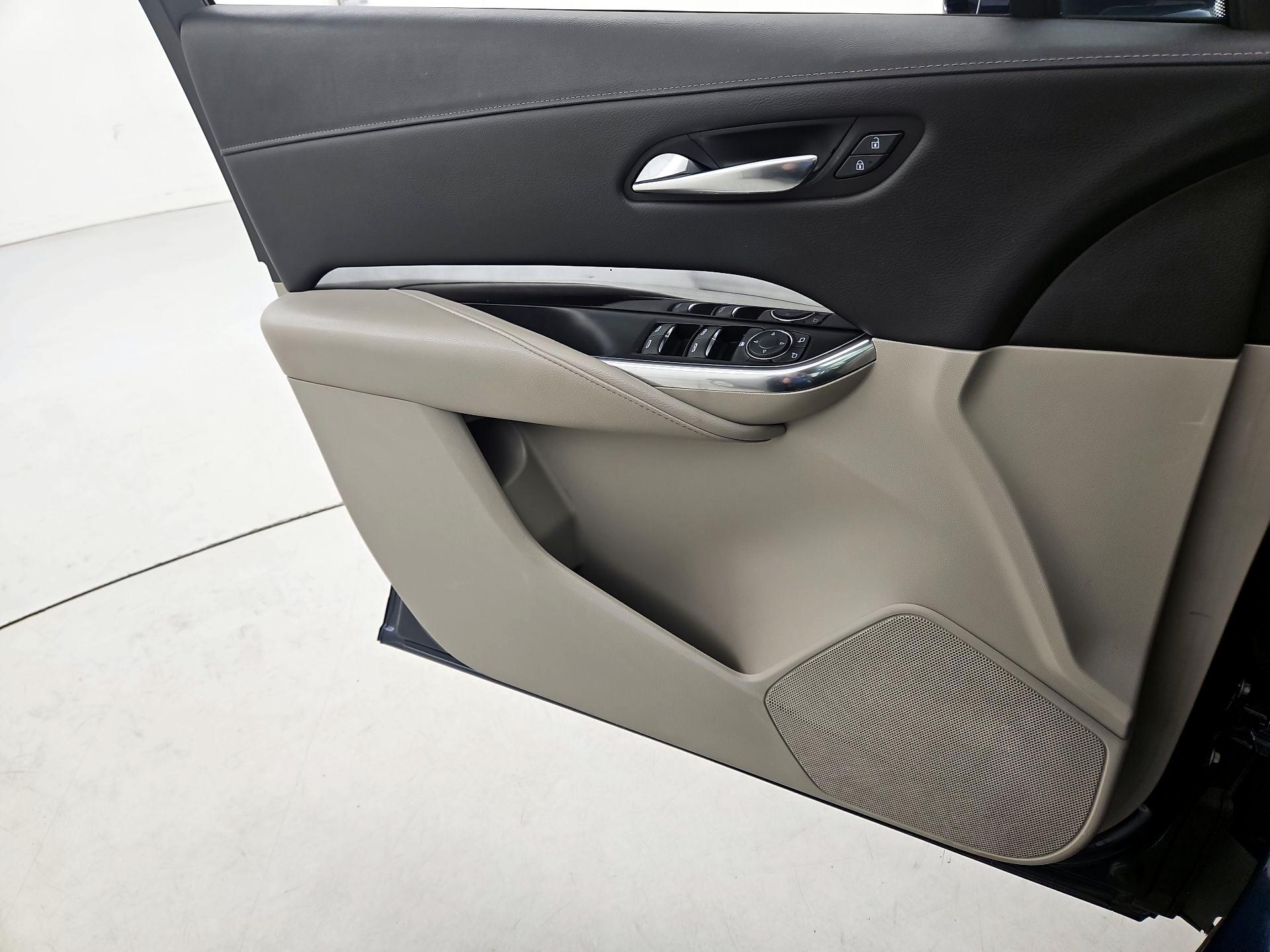 Thumbnail: 2019 Cadillac XT4 - 12
