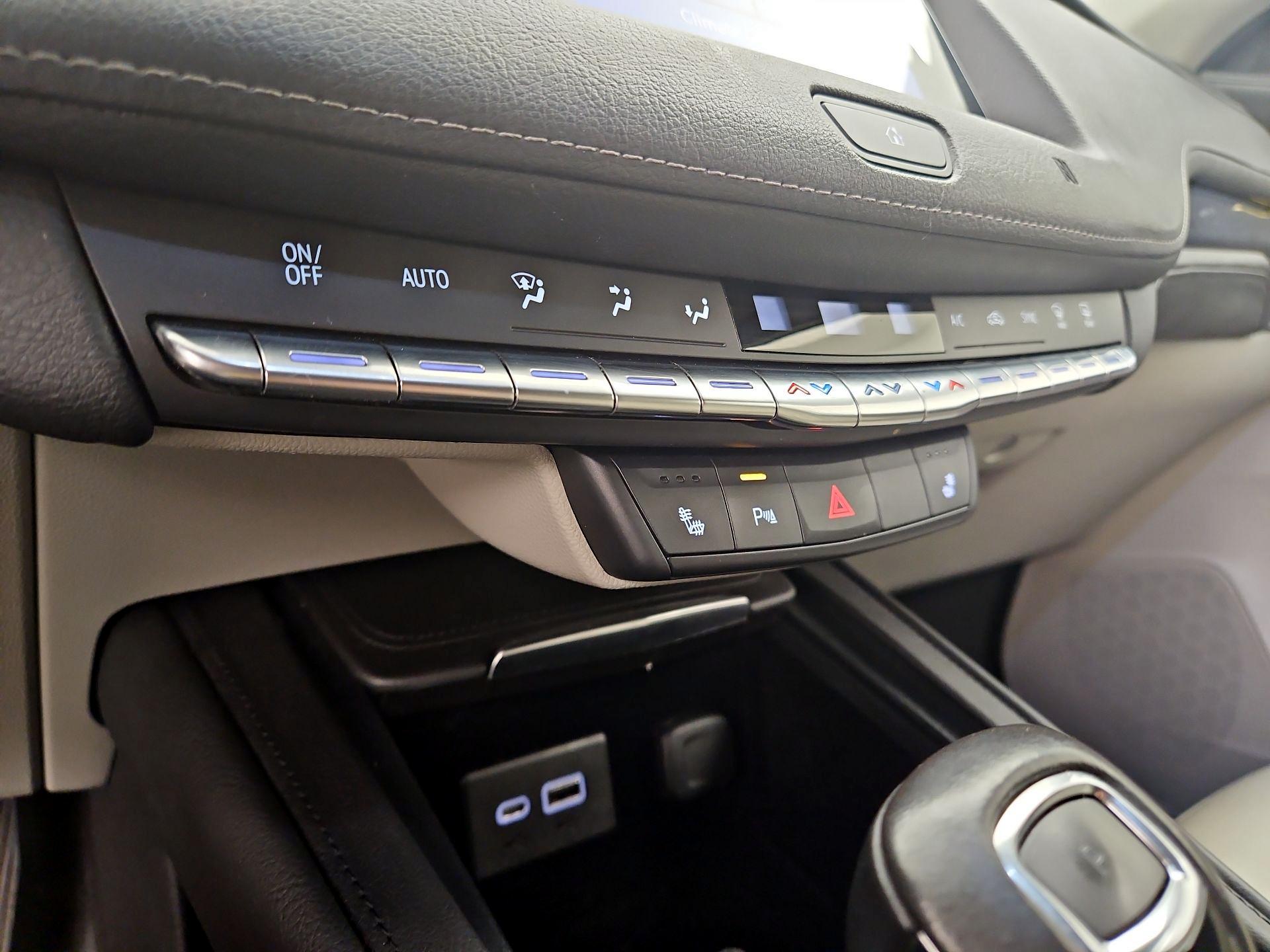 Thumbnail: 2019 Cadillac XT4 - 16