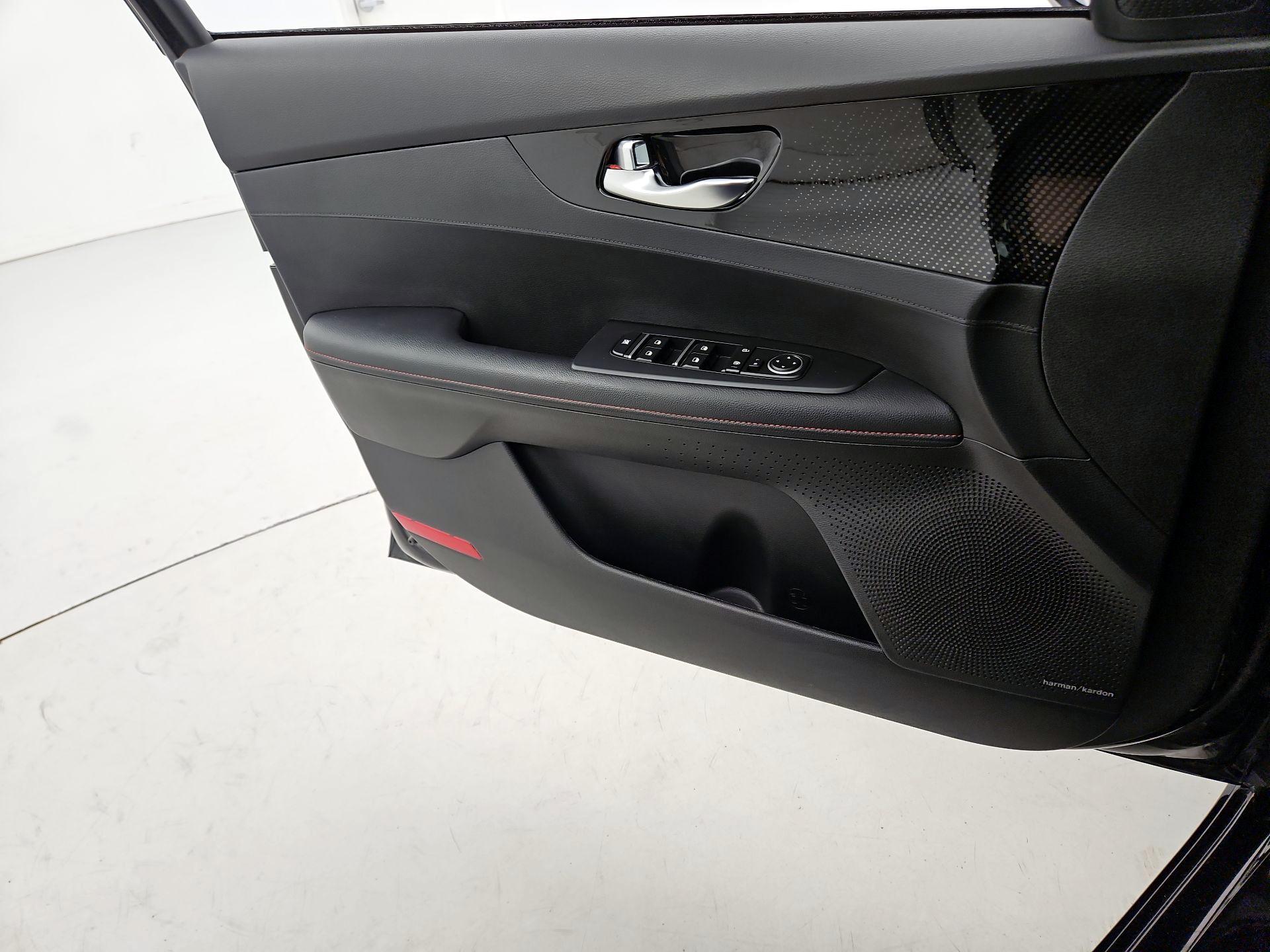 Thumbnail: 2023 Kia Forte - 12