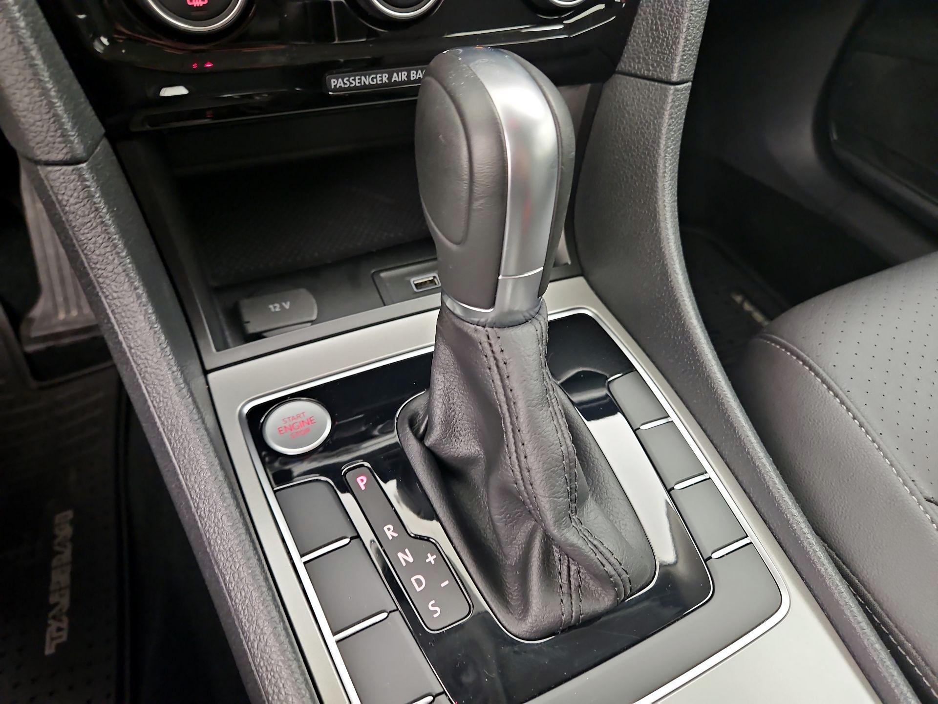 Thumbnail: 2020 Volkswagen Passat - 17