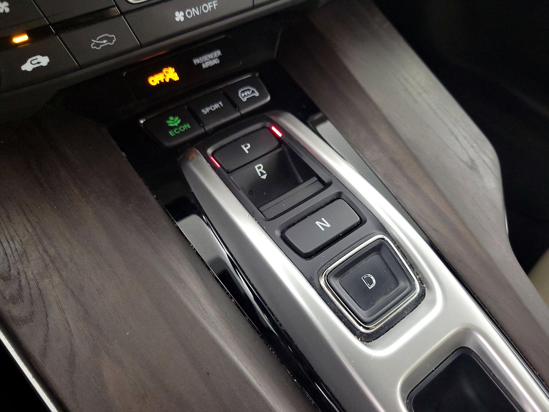 Thumbnail: 2018 Honda Clarity - 17