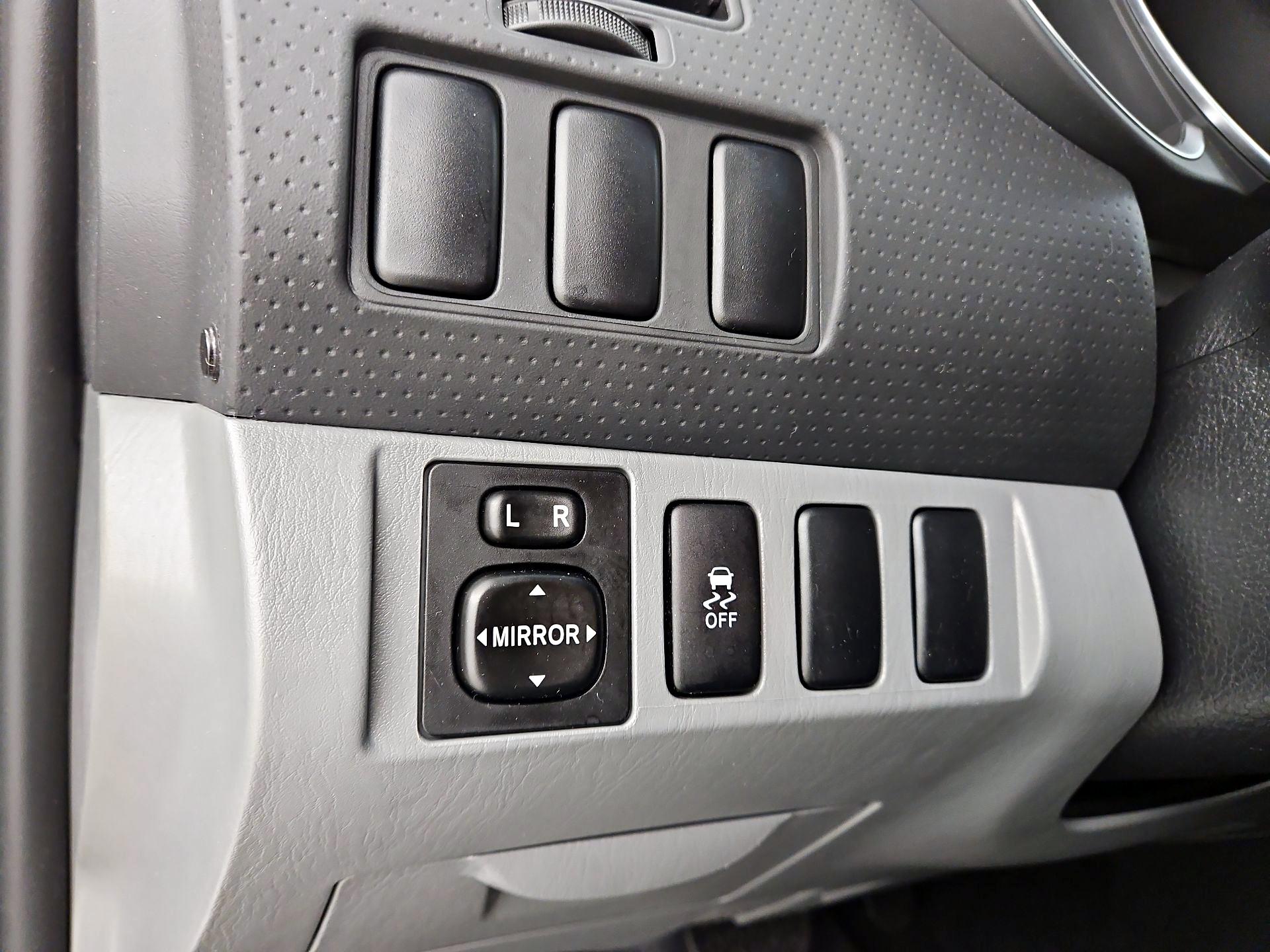 Thumbnail: 2013 Toyota Tacoma - 13