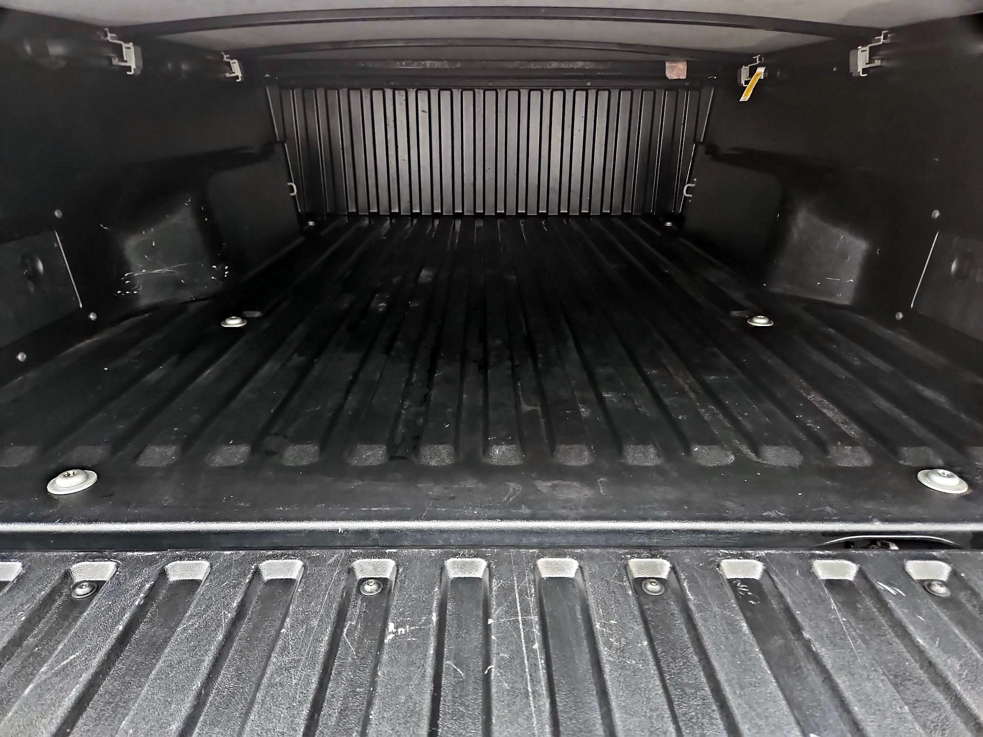 Thumbnail: 2013 Toyota Tacoma - 20