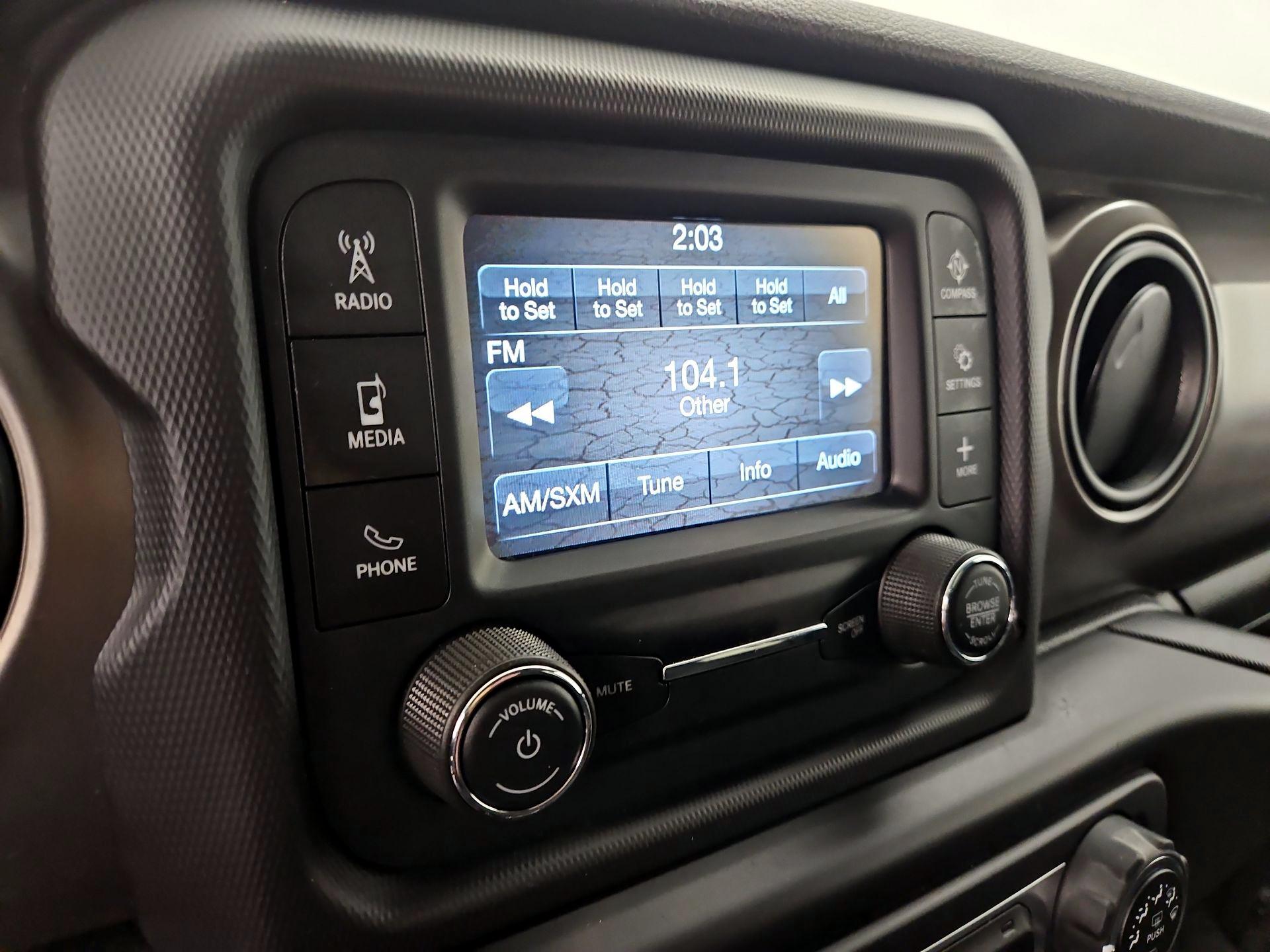 Thumbnail: 2018 Jeep Wrangler - 15