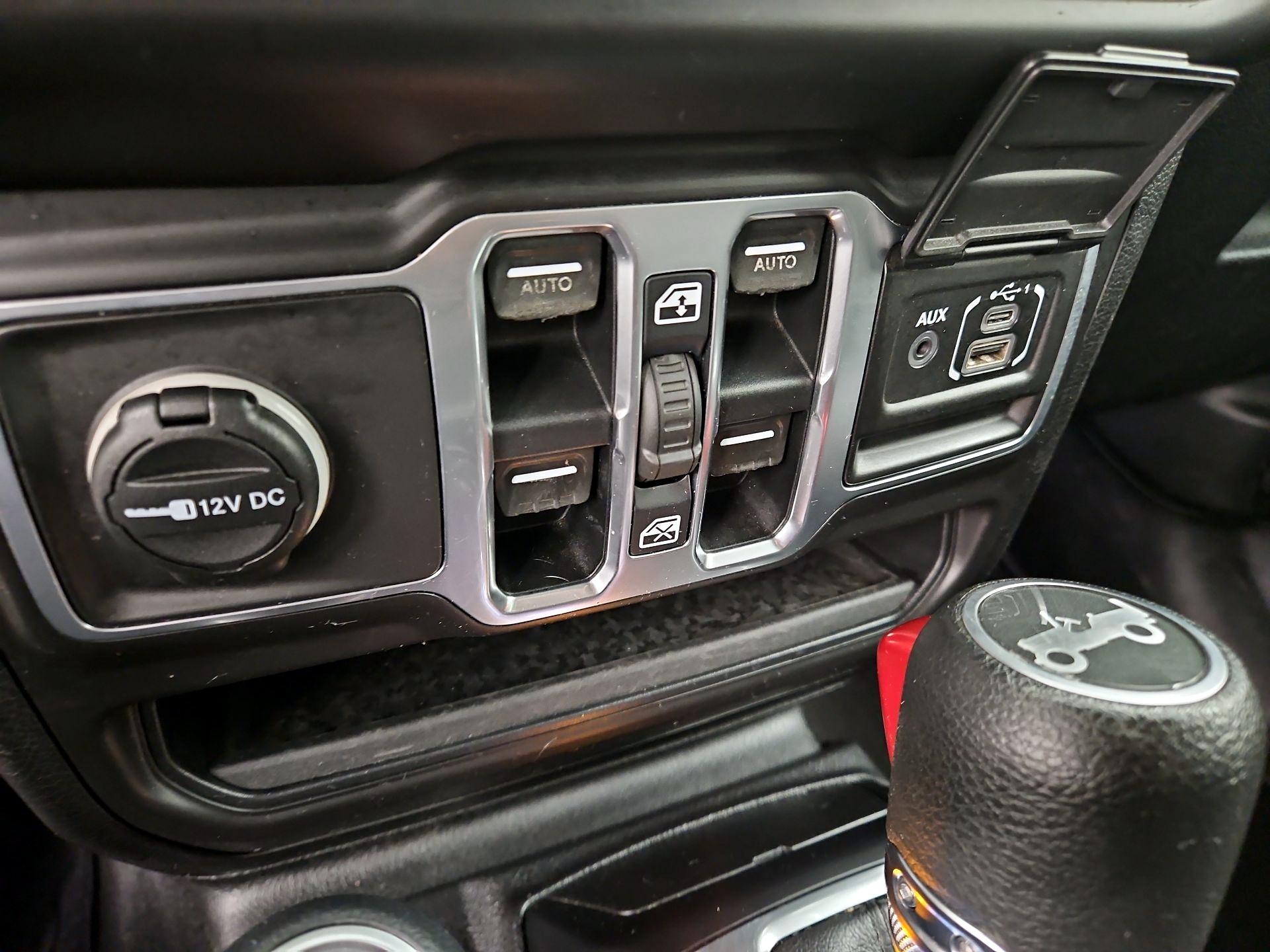 Thumbnail: 2018 Jeep Wrangler - 18