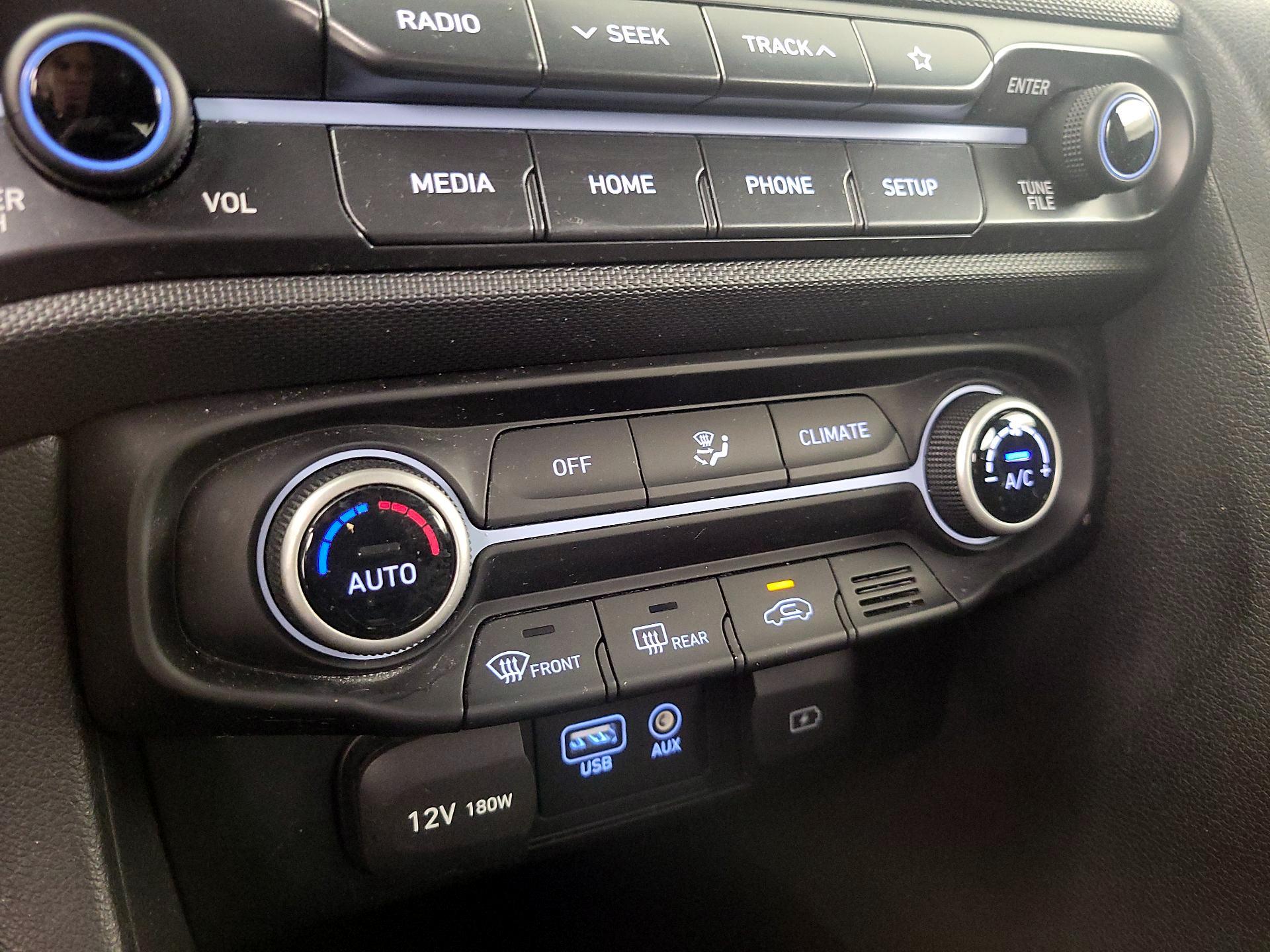 Thumbnail: 2020 Hyundai Veloster - 16