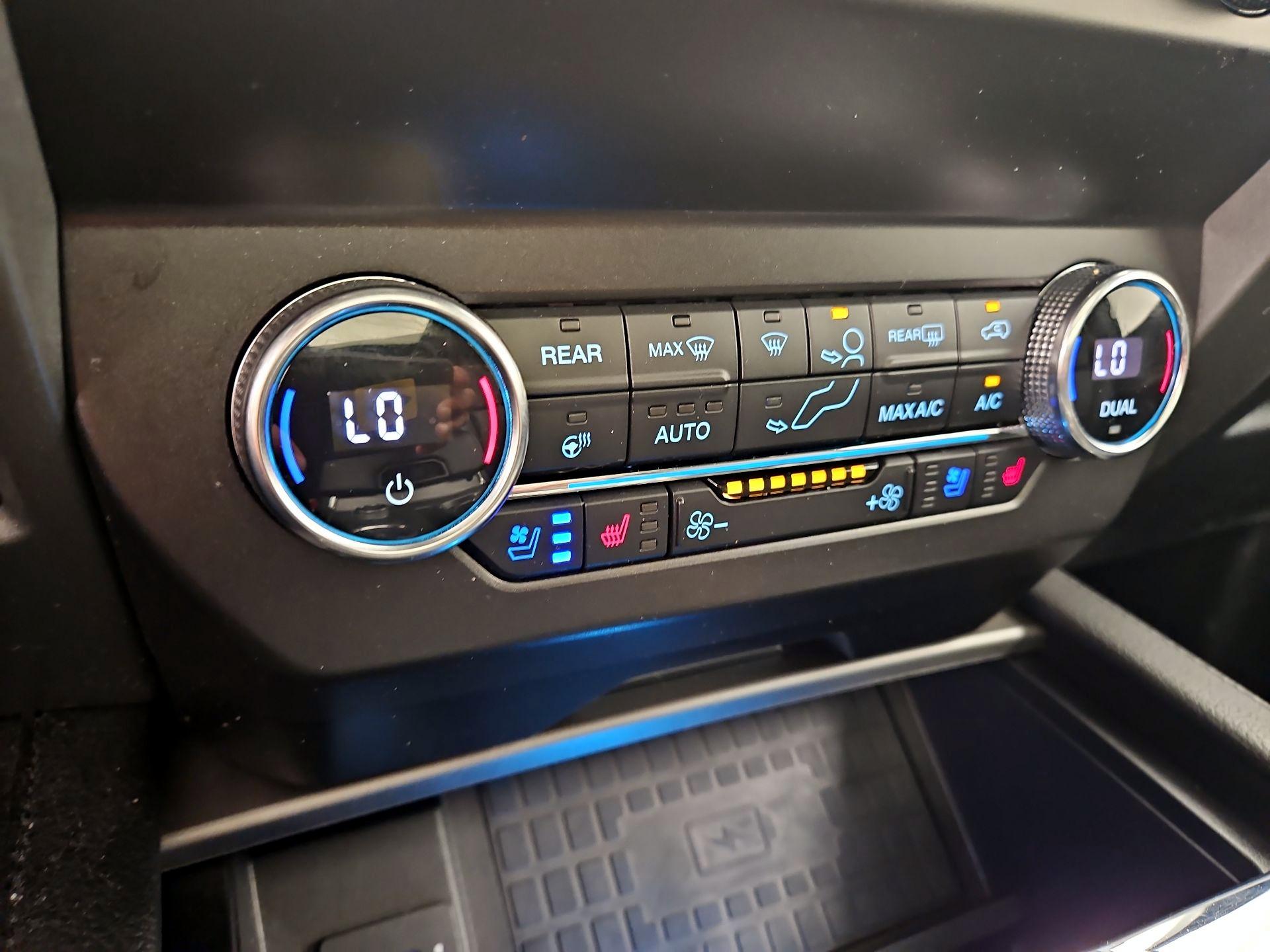 Thumbnail: 2019 Ford Expedition - 17