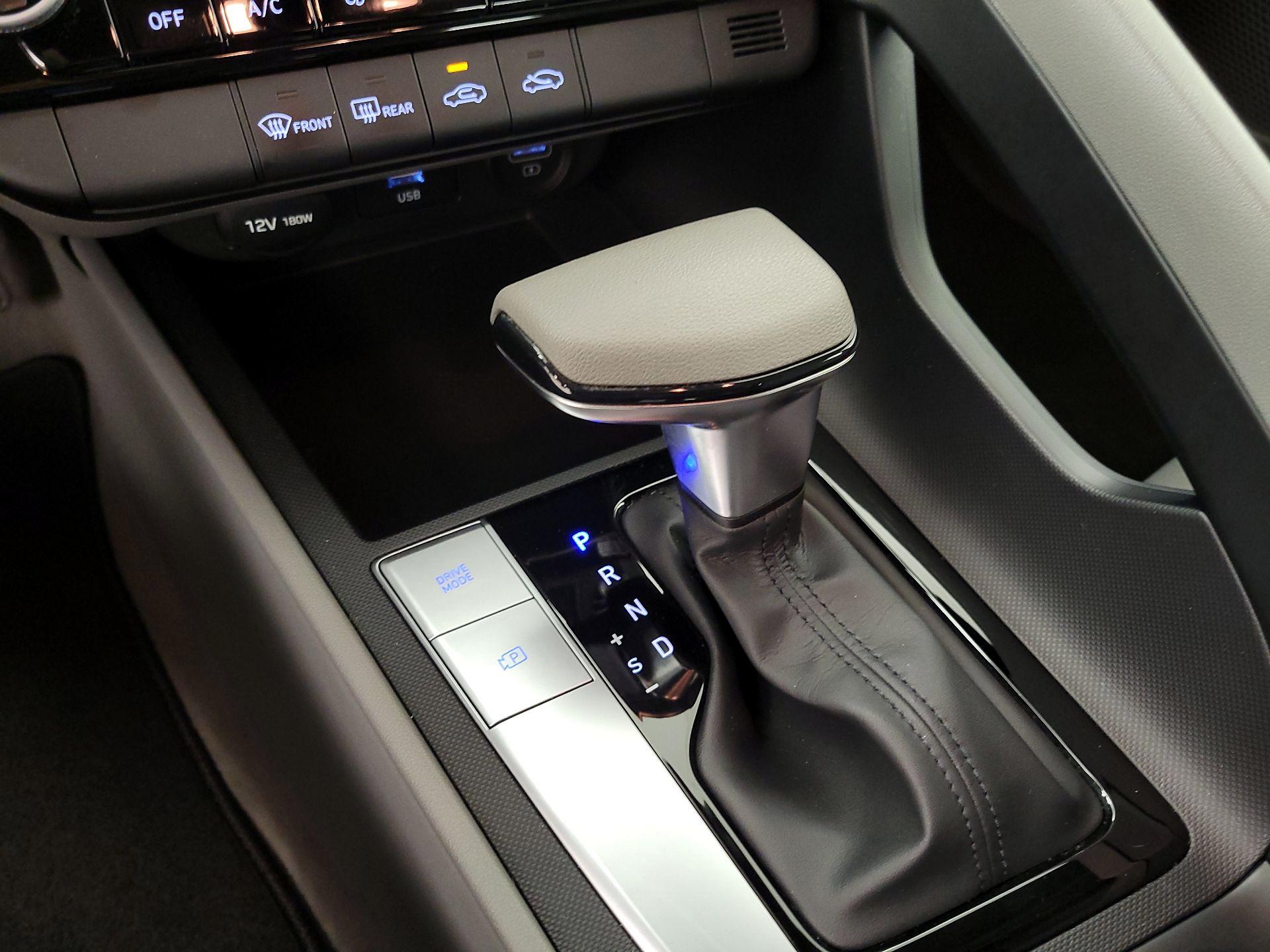 Thumbnail: 2021 Hyundai Elantra - 17