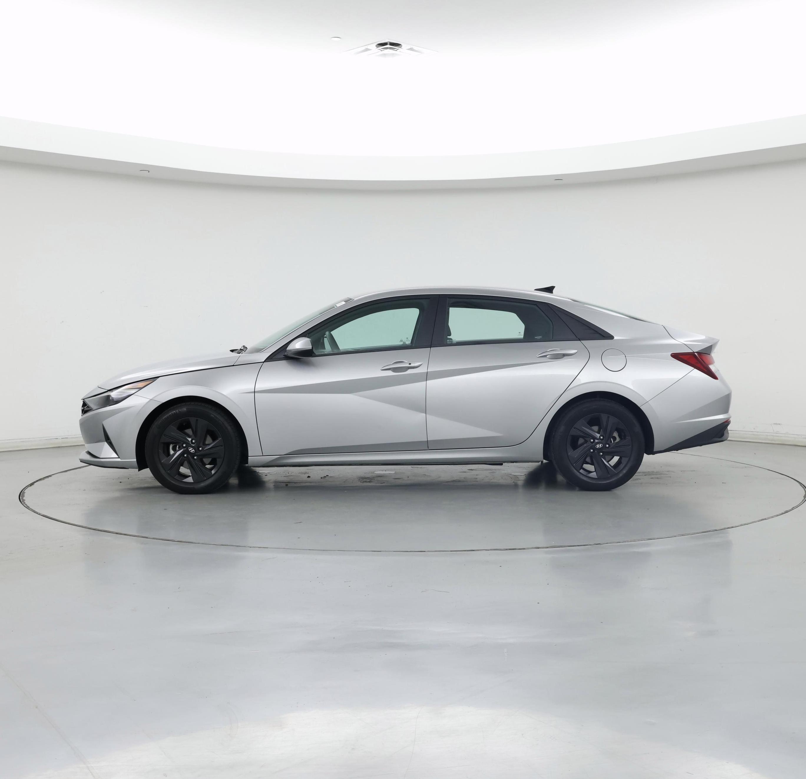 Thumbnail: 2021 Hyundai Elantra - 3