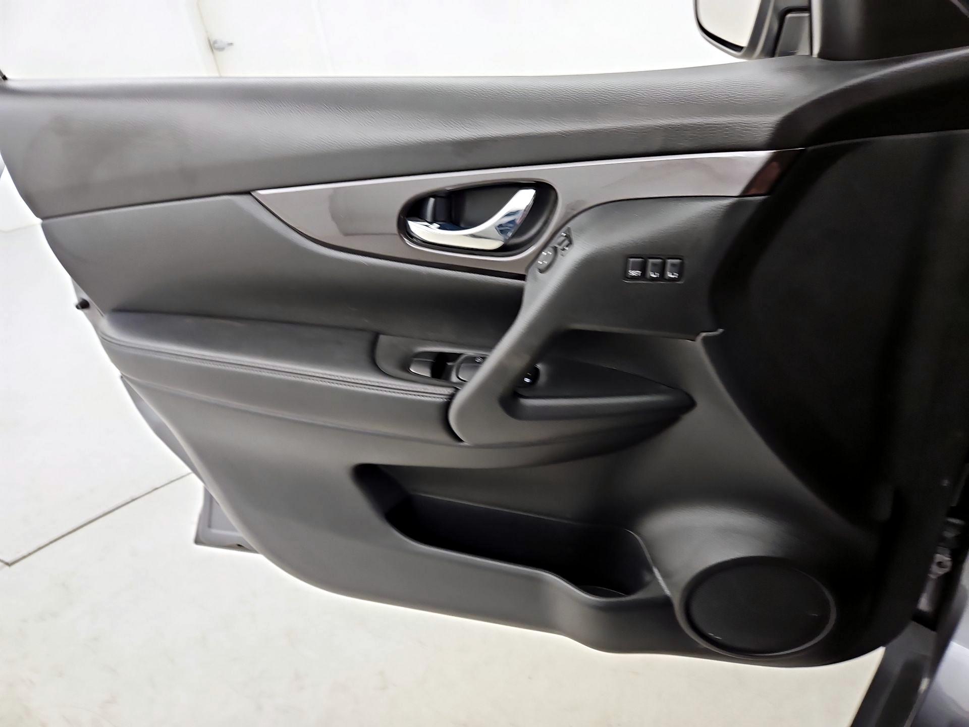 Thumbnail: 2019 Nissan Rogue - 12