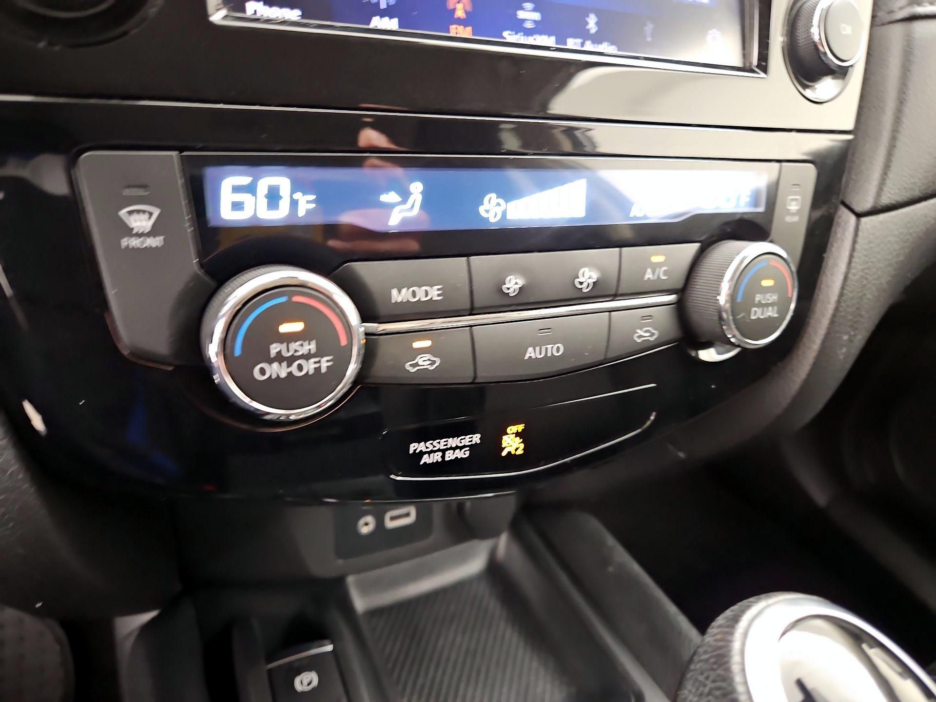Thumbnail: 2019 Nissan Rogue - 17