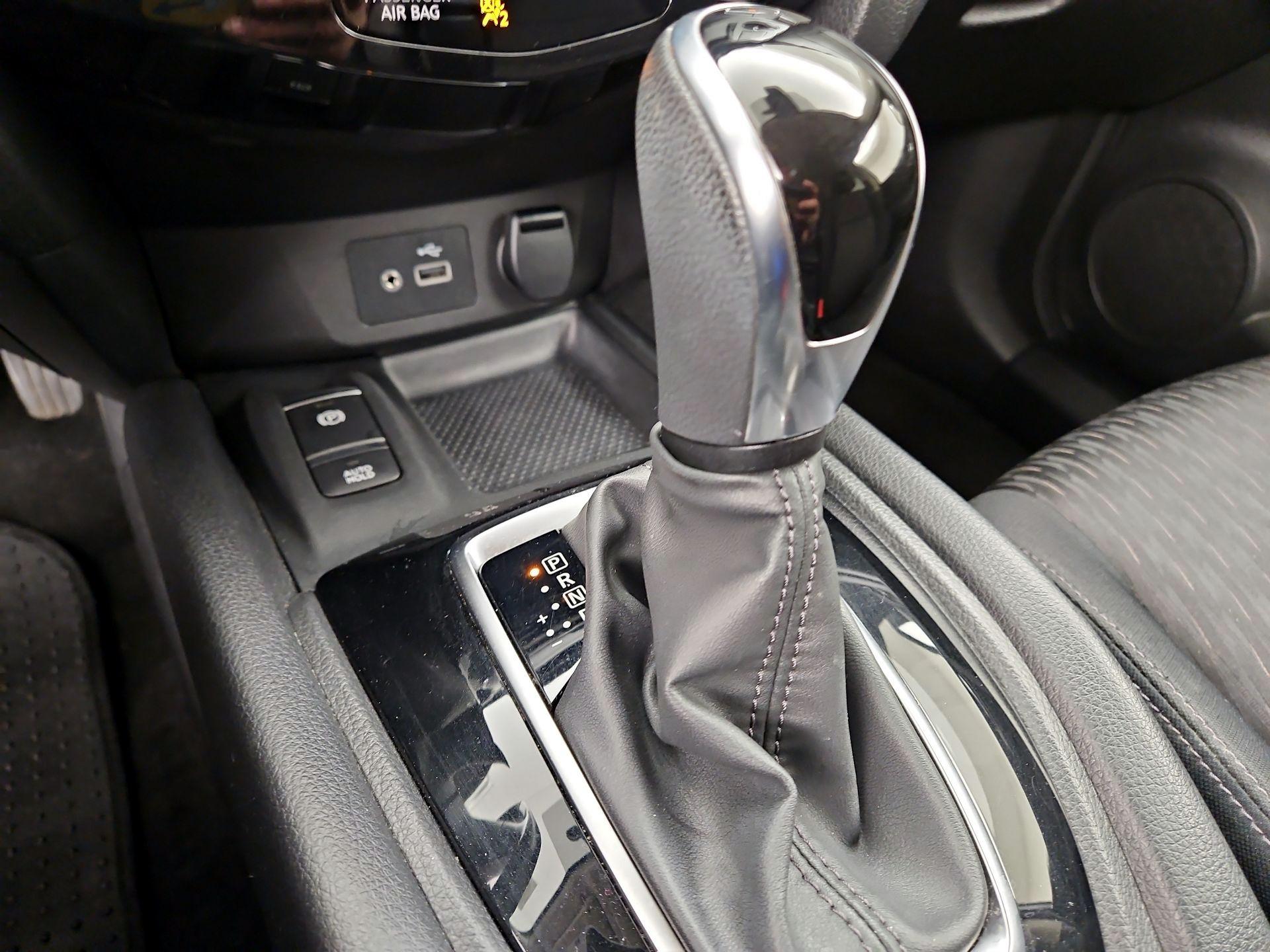 Thumbnail: 2019 Nissan Rogue - 18