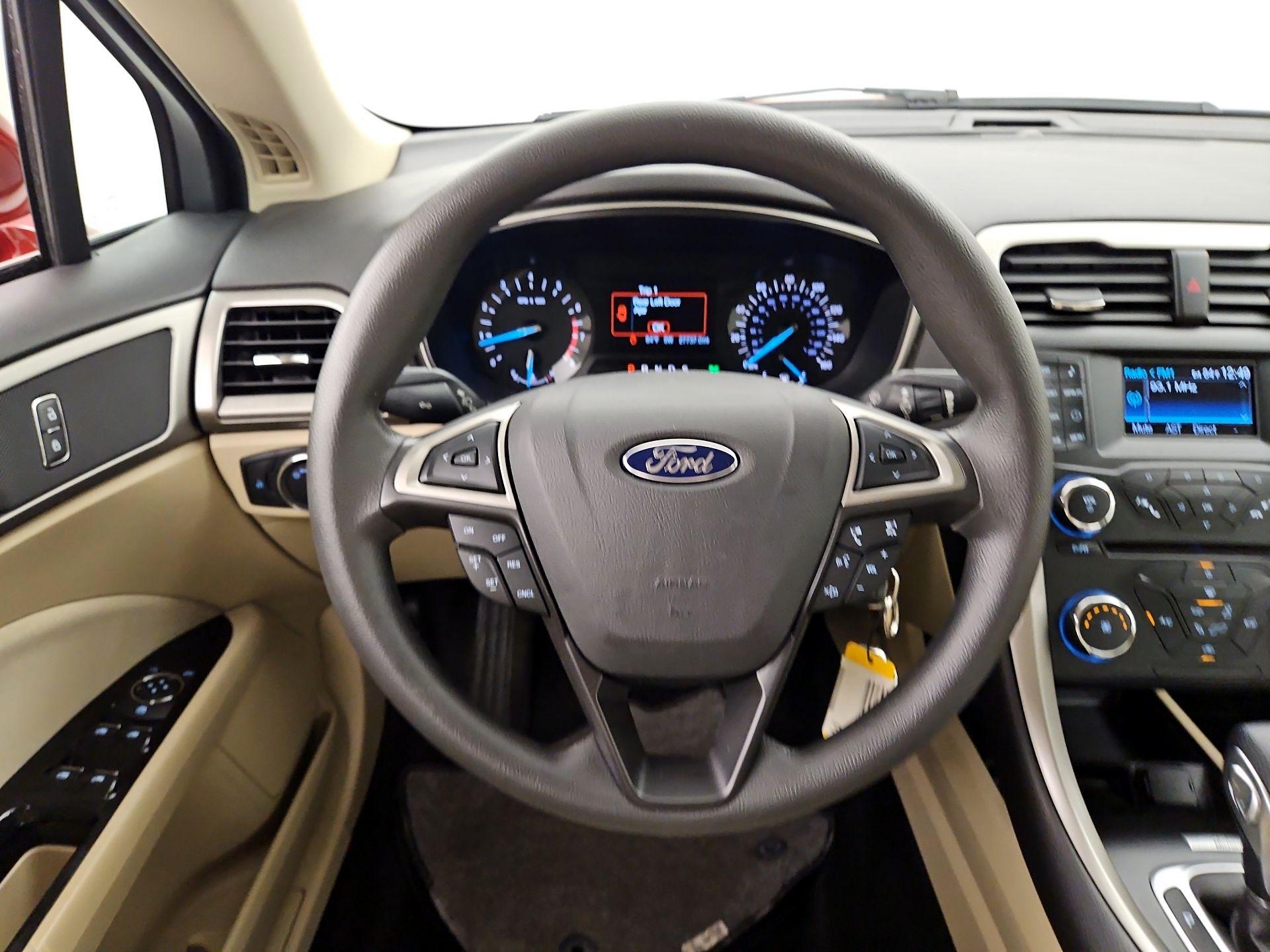 Thumbnail: 2014 Ford Fusion - 10