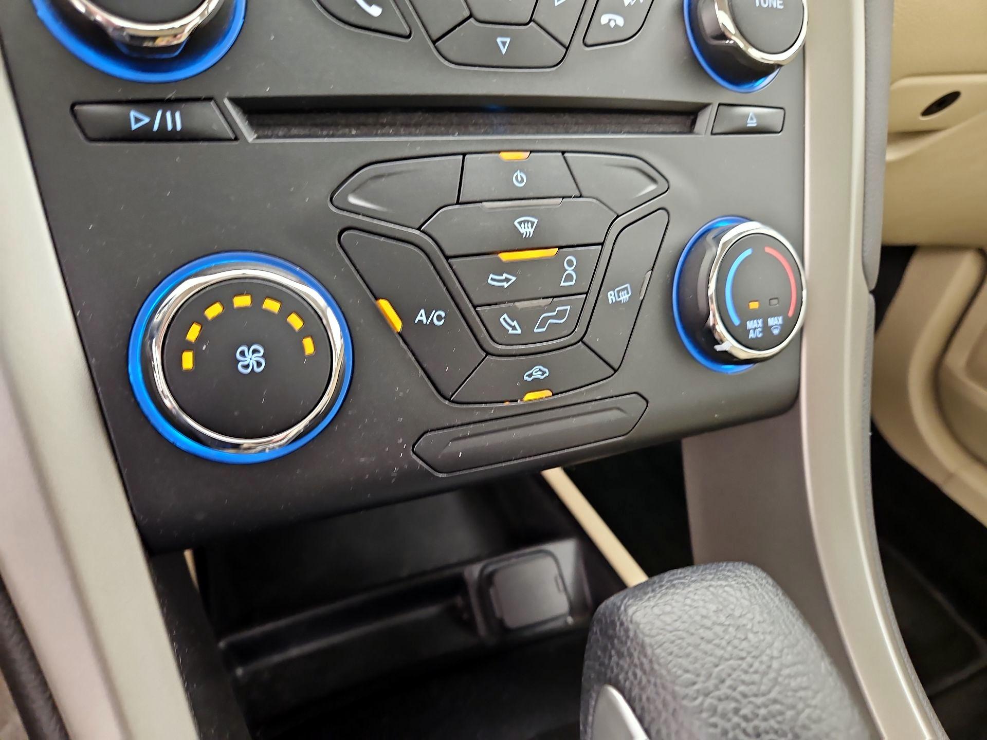 Thumbnail: 2014 Ford Fusion - 15
