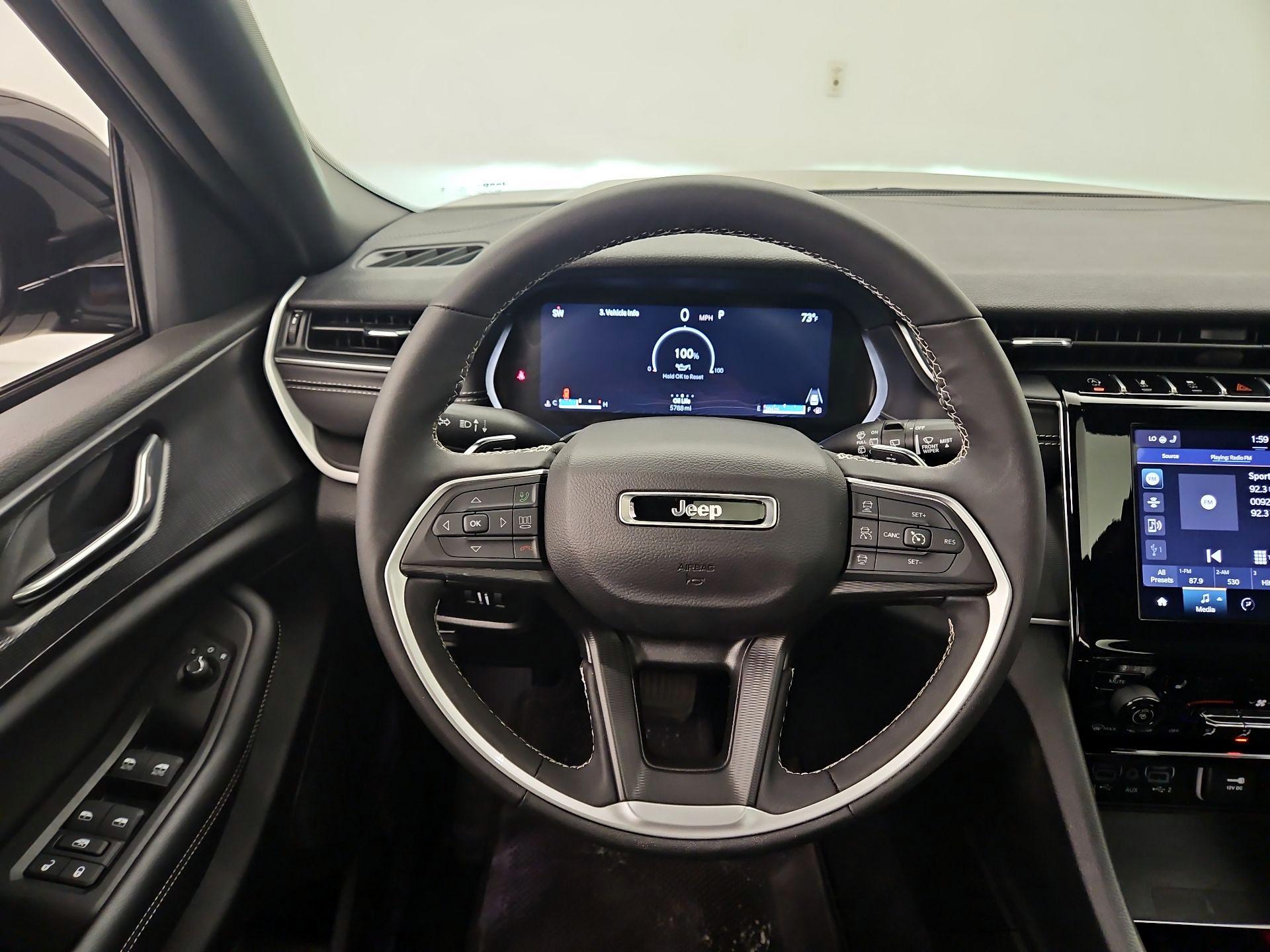 Thumbnail: 2024 Jeep Grand Cherokee - 10