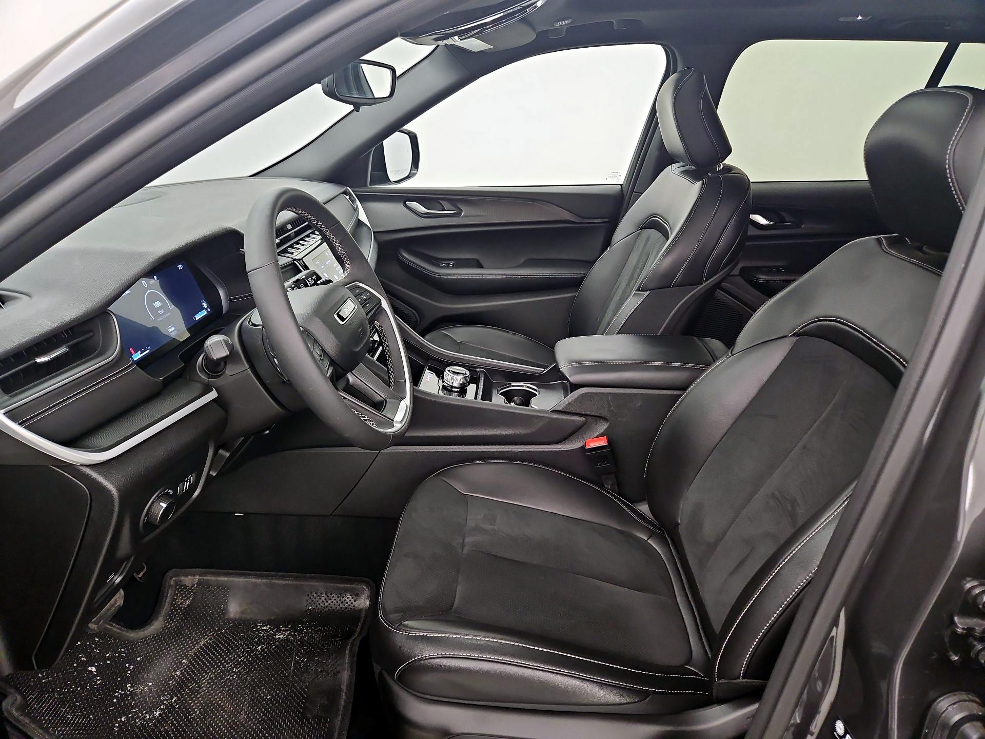 Thumbnail: 2024 Jeep Grand Cherokee - 11