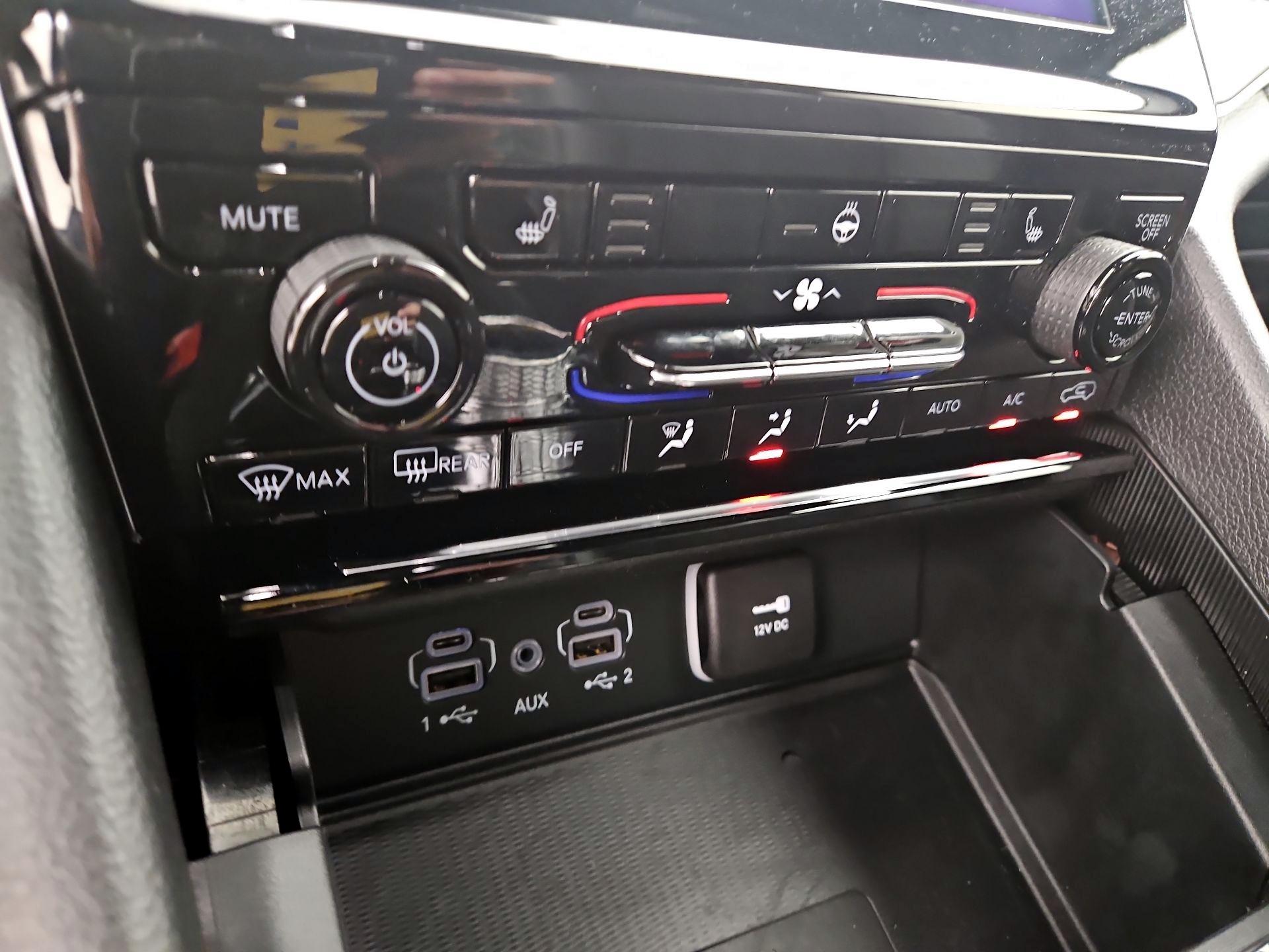 Thumbnail: 2024 Jeep Grand Cherokee - 16