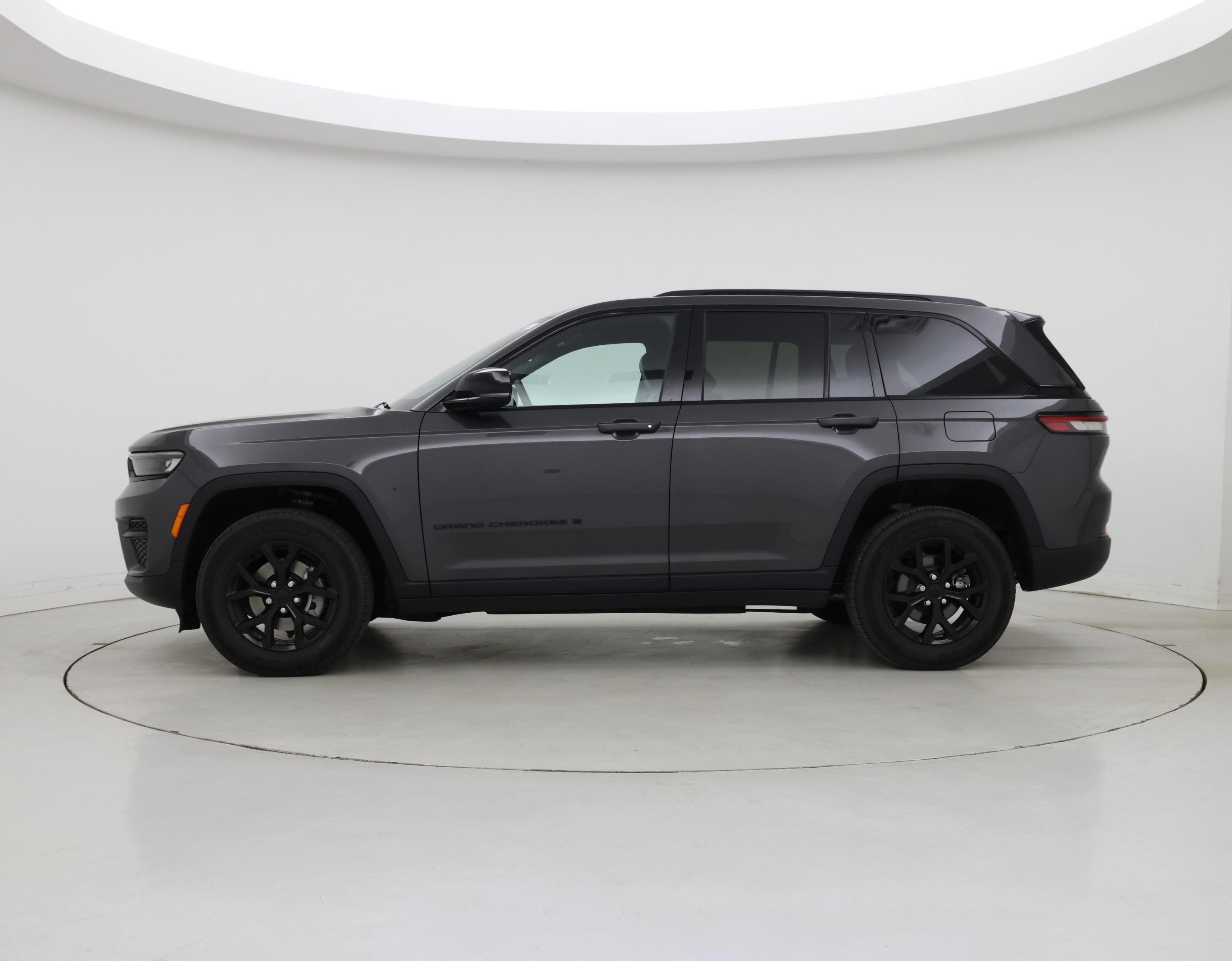 Thumbnail: 2024 Jeep Grand Cherokee - 3