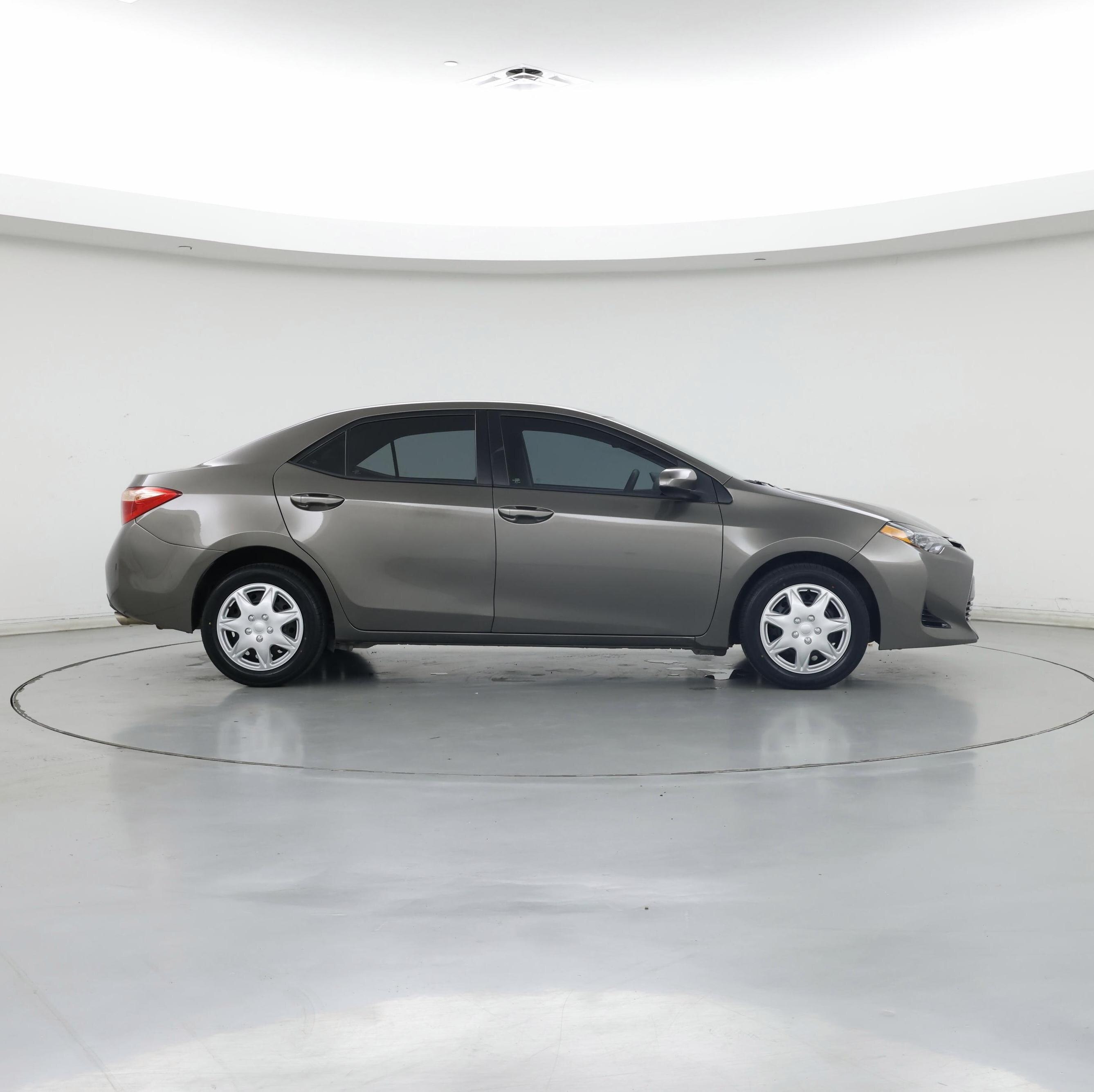 Thumbnail: 2017 Toyota Corolla - 7