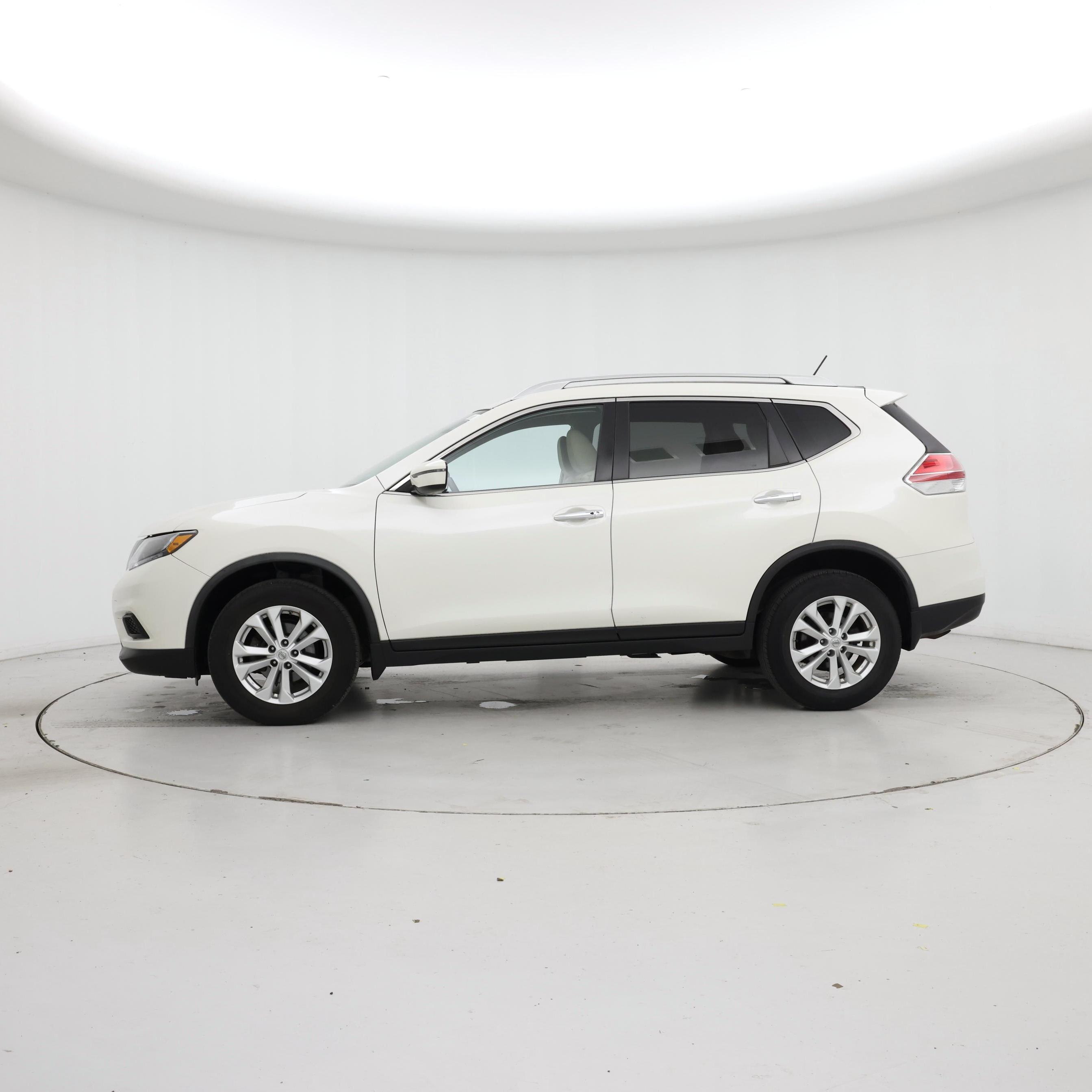 Thumbnail: 2016 Nissan Rogue - 3