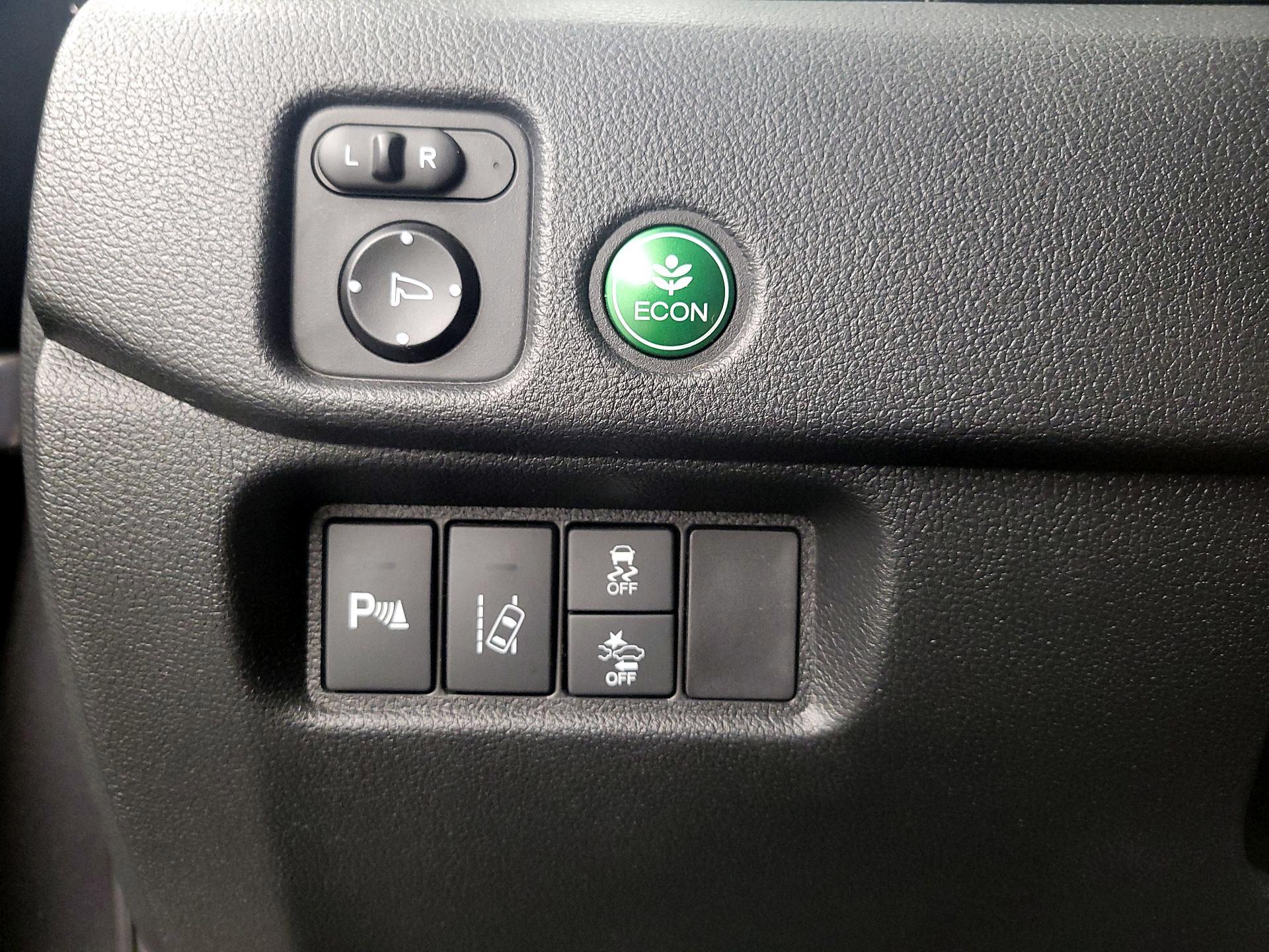 Thumbnail: 2016 Honda Pilot - 13
