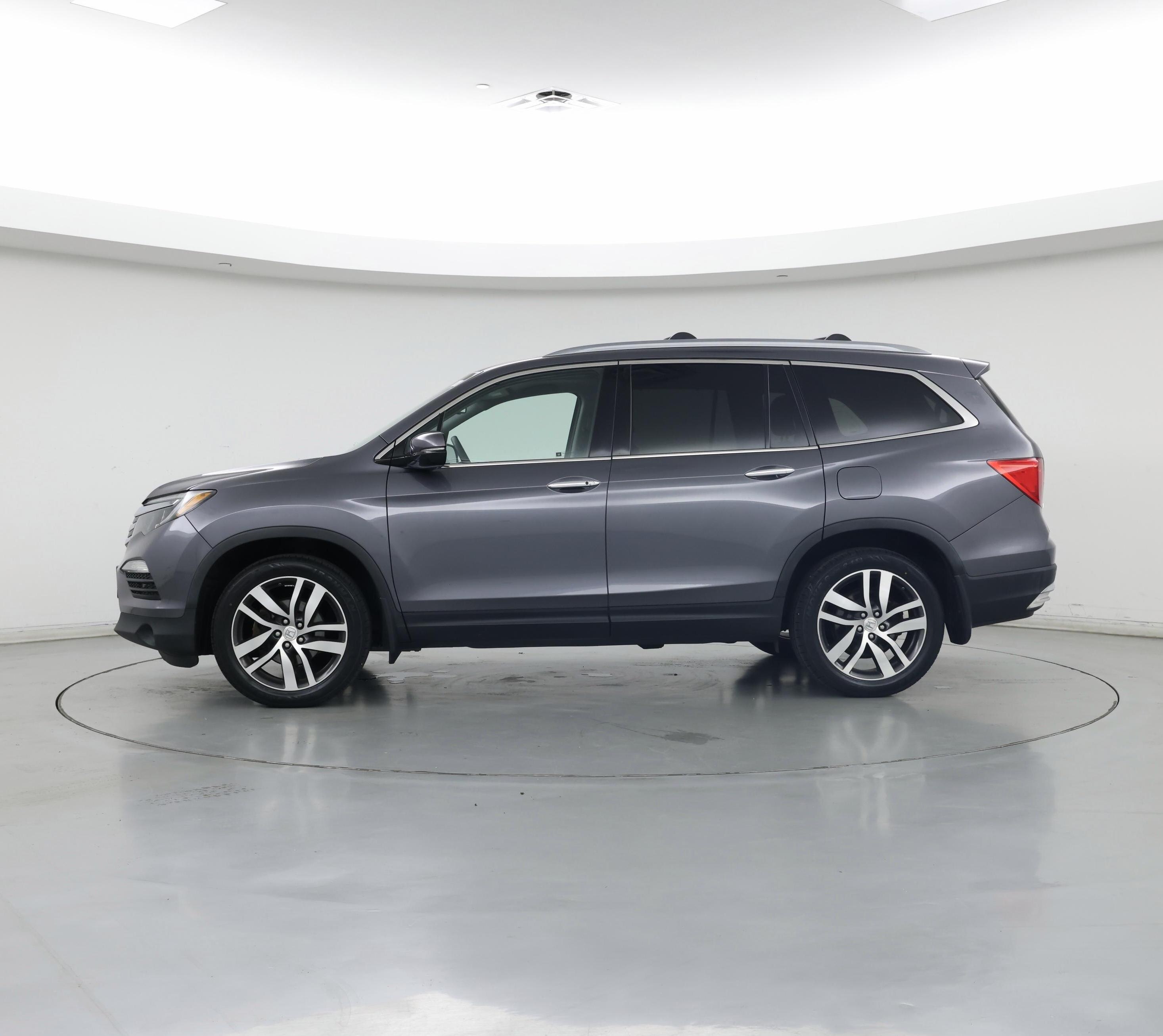 Thumbnail: 2016 Honda Pilot - 3