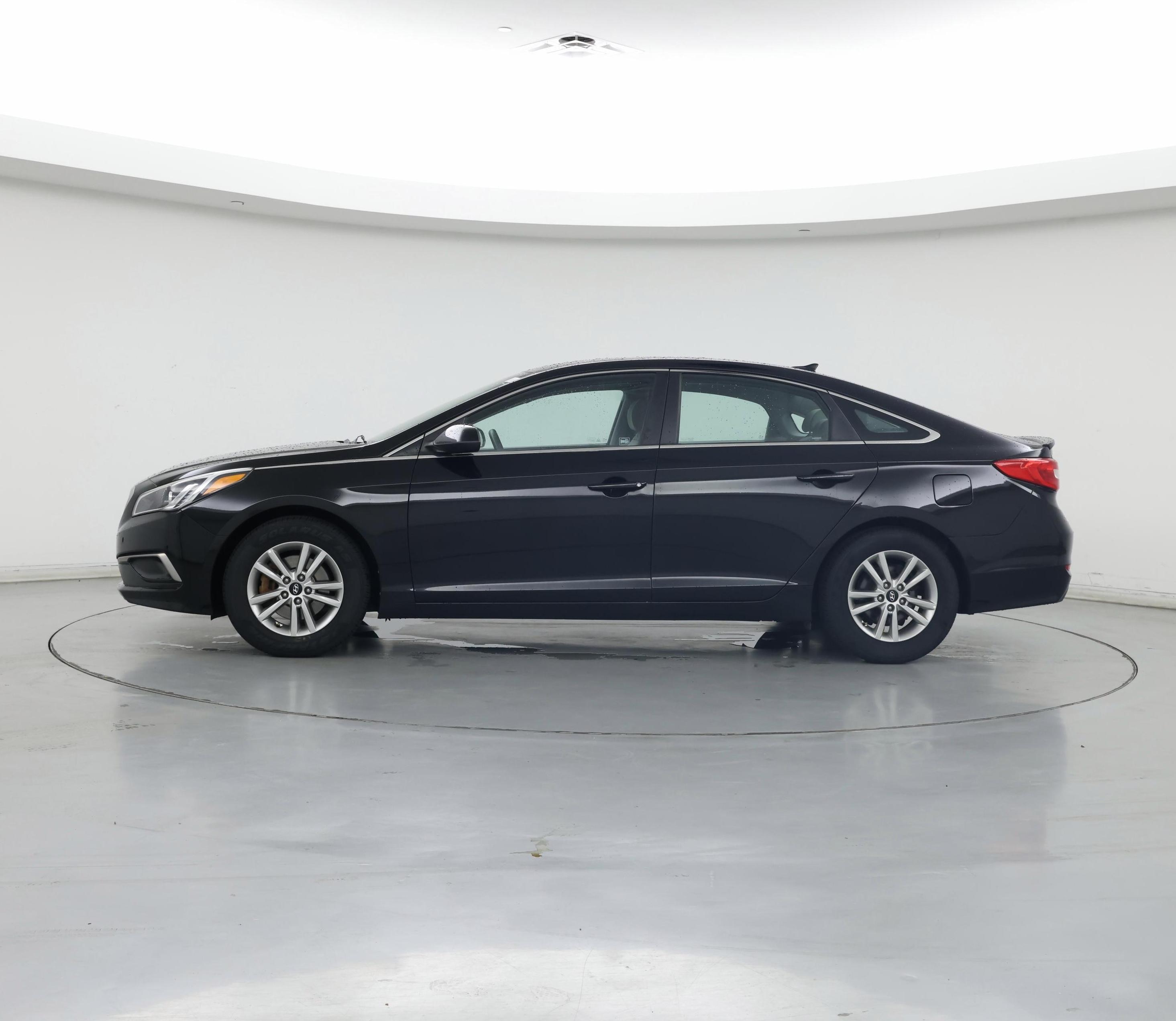 Thumbnail: 2017 Hyundai Sonata - 3