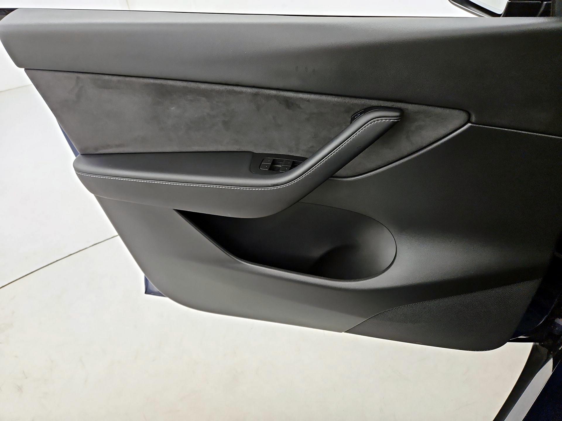 Thumbnail: 2022 Tesla Model Y - 12