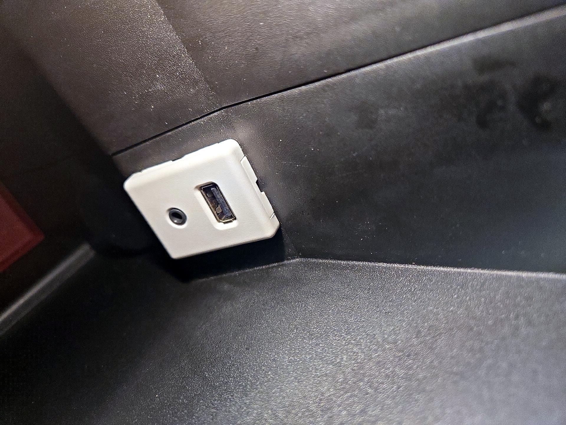 Thumbnail: 2016 Chevrolet Equinox - 17