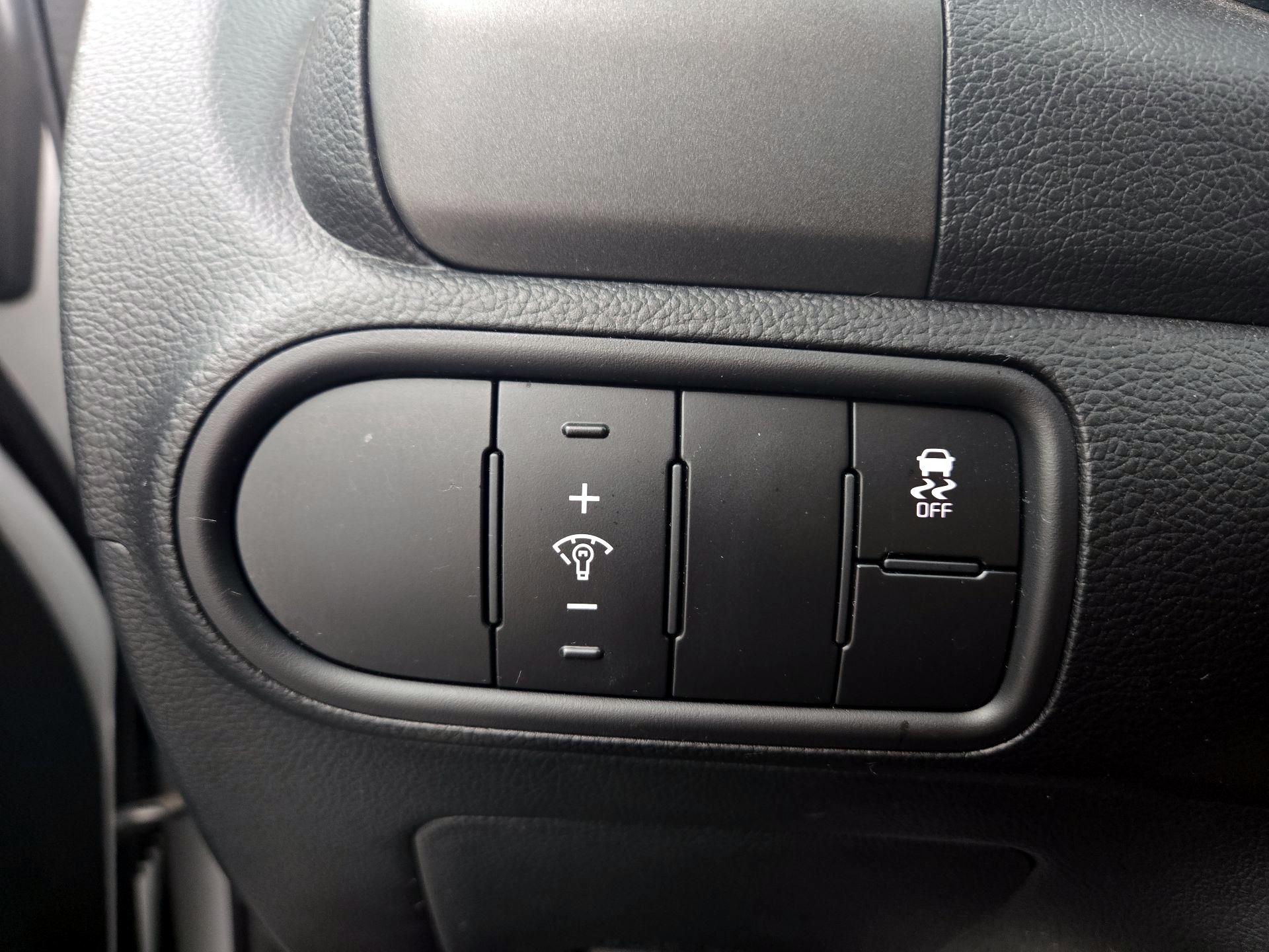 Thumbnail: 2018 Kia Forte - 13