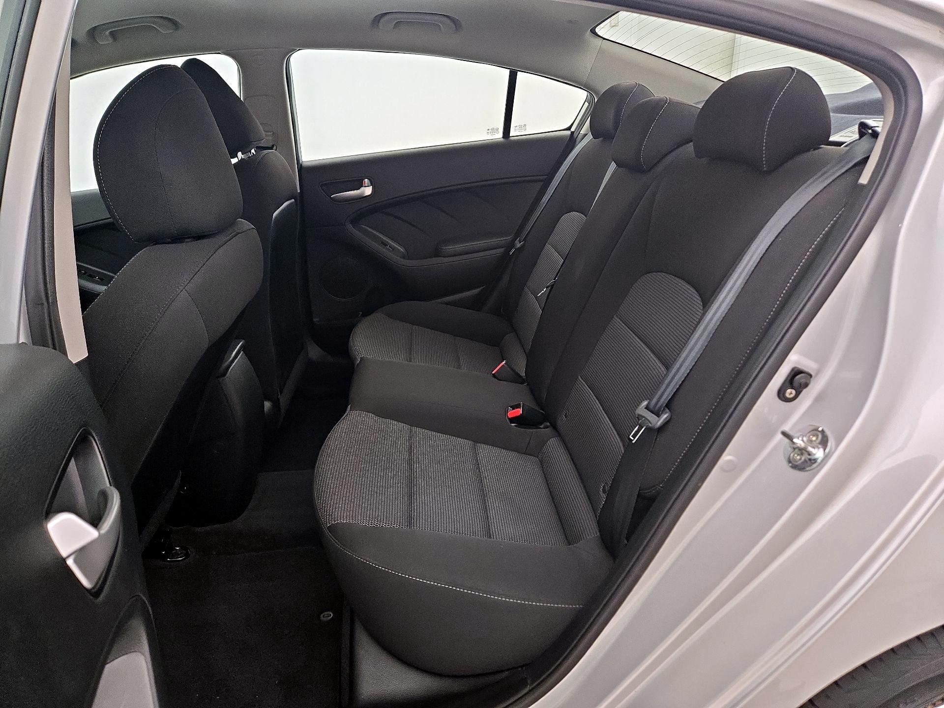 Thumbnail: 2018 Kia Forte - 18