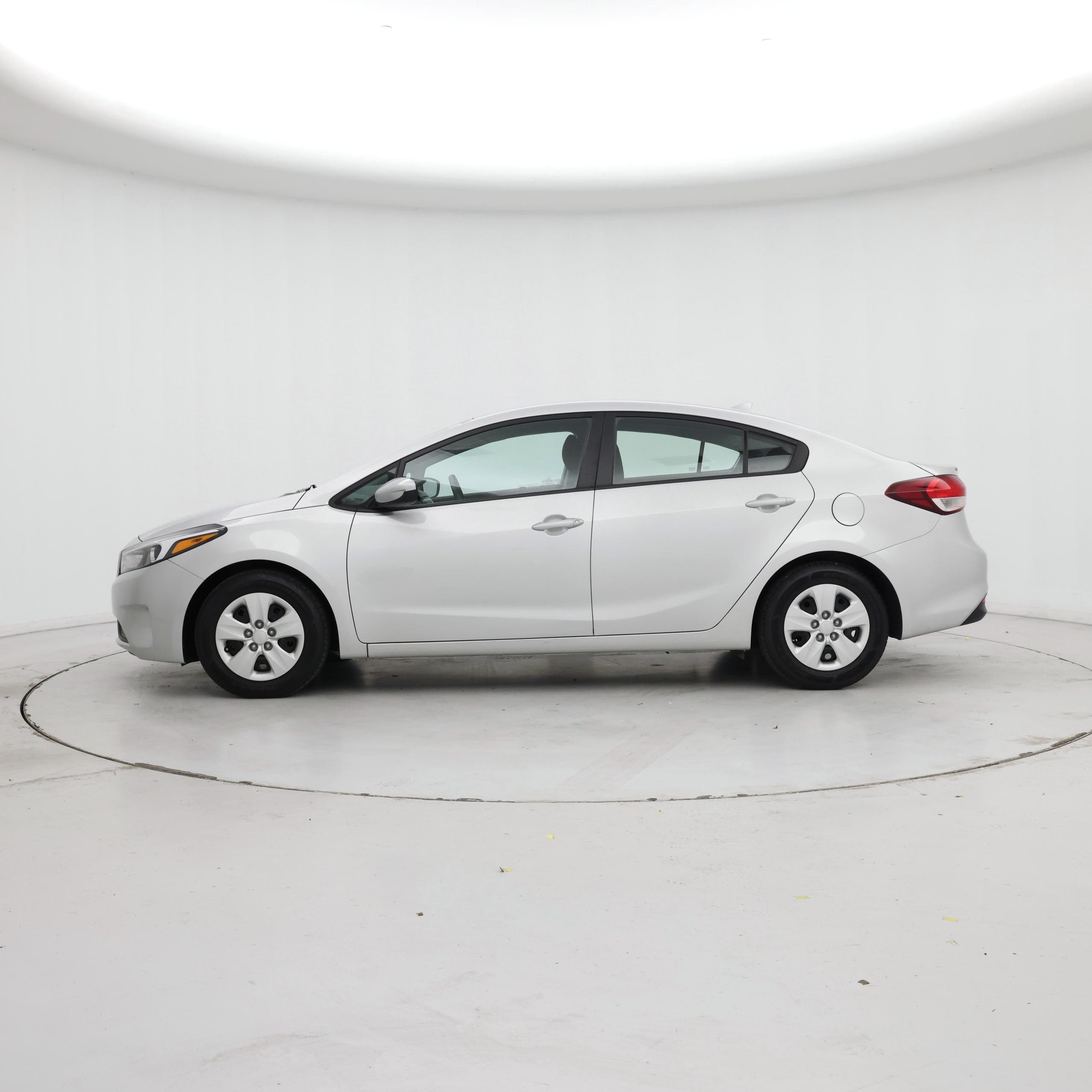 Thumbnail: 2018 Kia Forte - 3