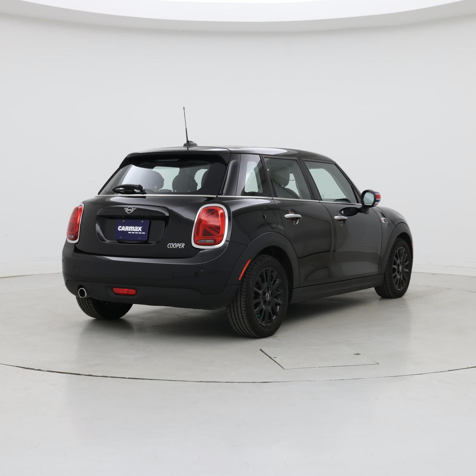 Thumbnail: 2020 MINI Cooper Hardtop - 8
