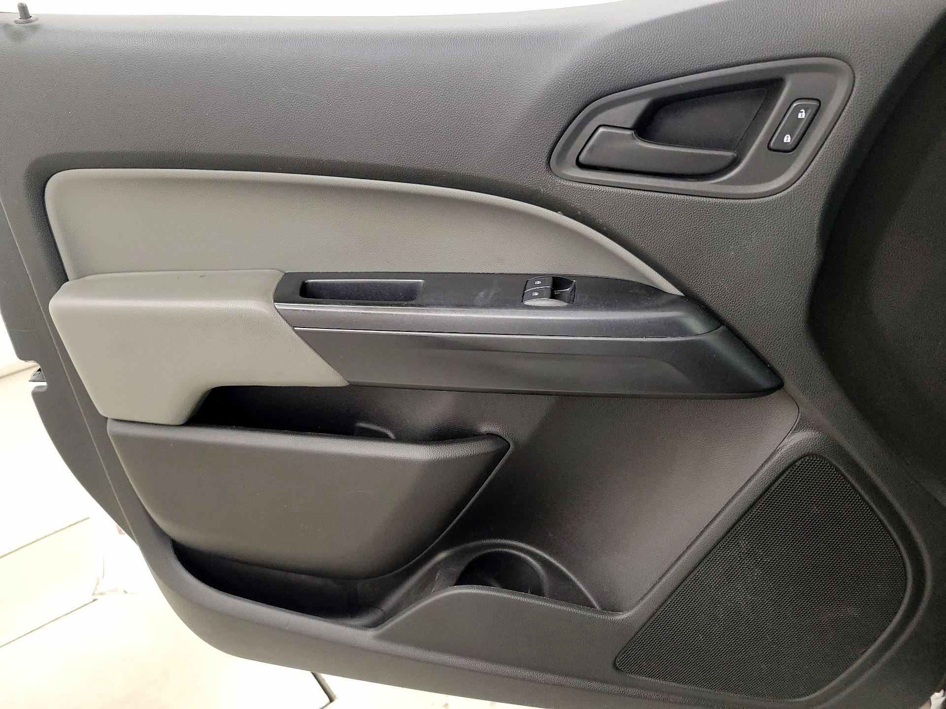 Thumbnail: 2019 Chevrolet Colorado - 12