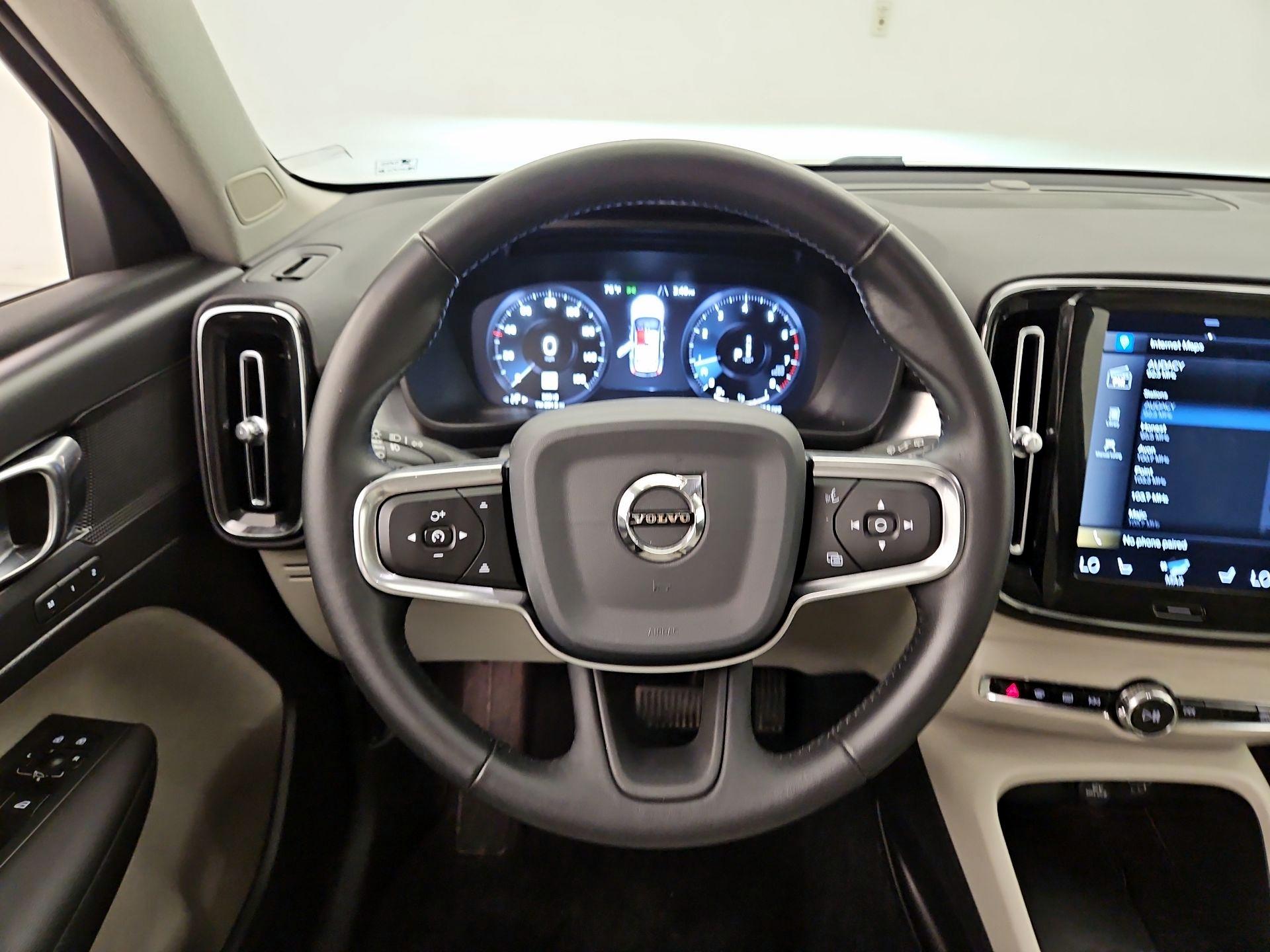 Thumbnail: 2020 Volvo XC40 - 10
