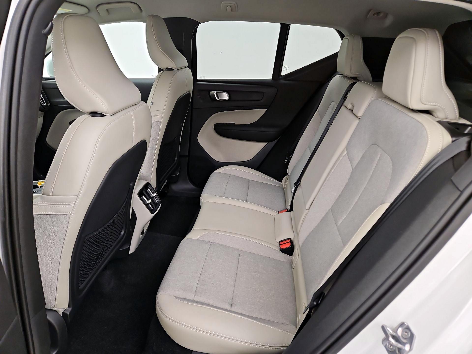 Thumbnail: 2020 Volvo XC40 - 19