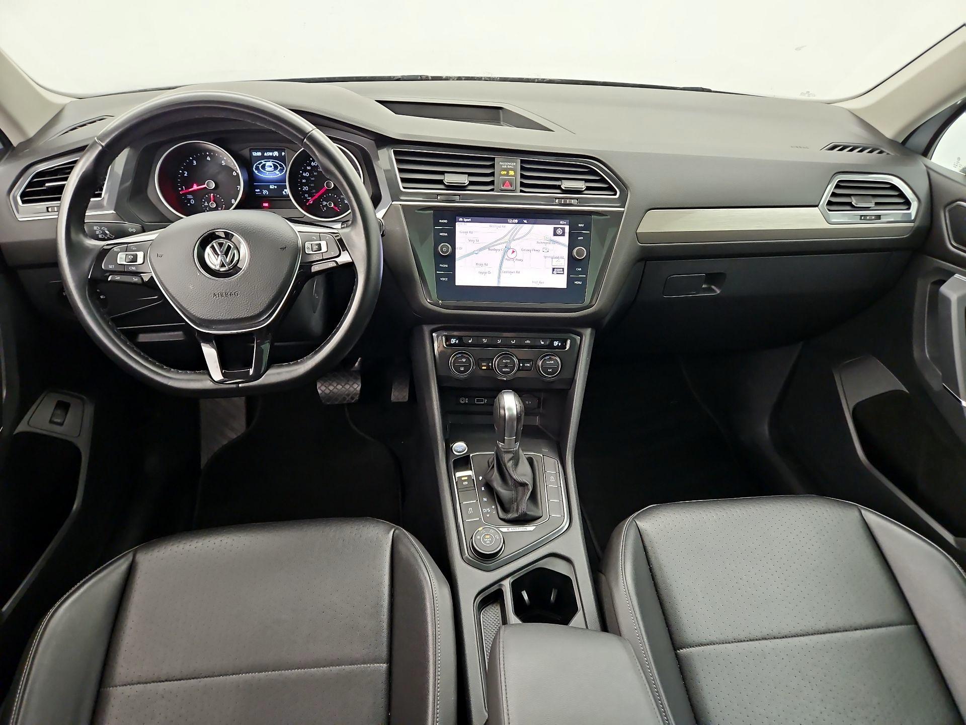 Thumbnail: 2018 Volkswagen Tiguan - 9