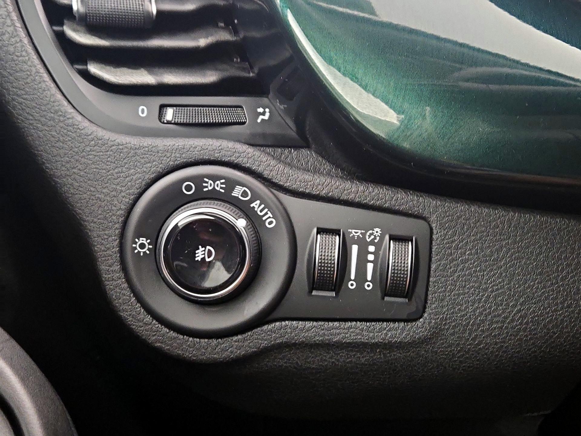 Thumbnail: 2016 Fiat 500X - 13