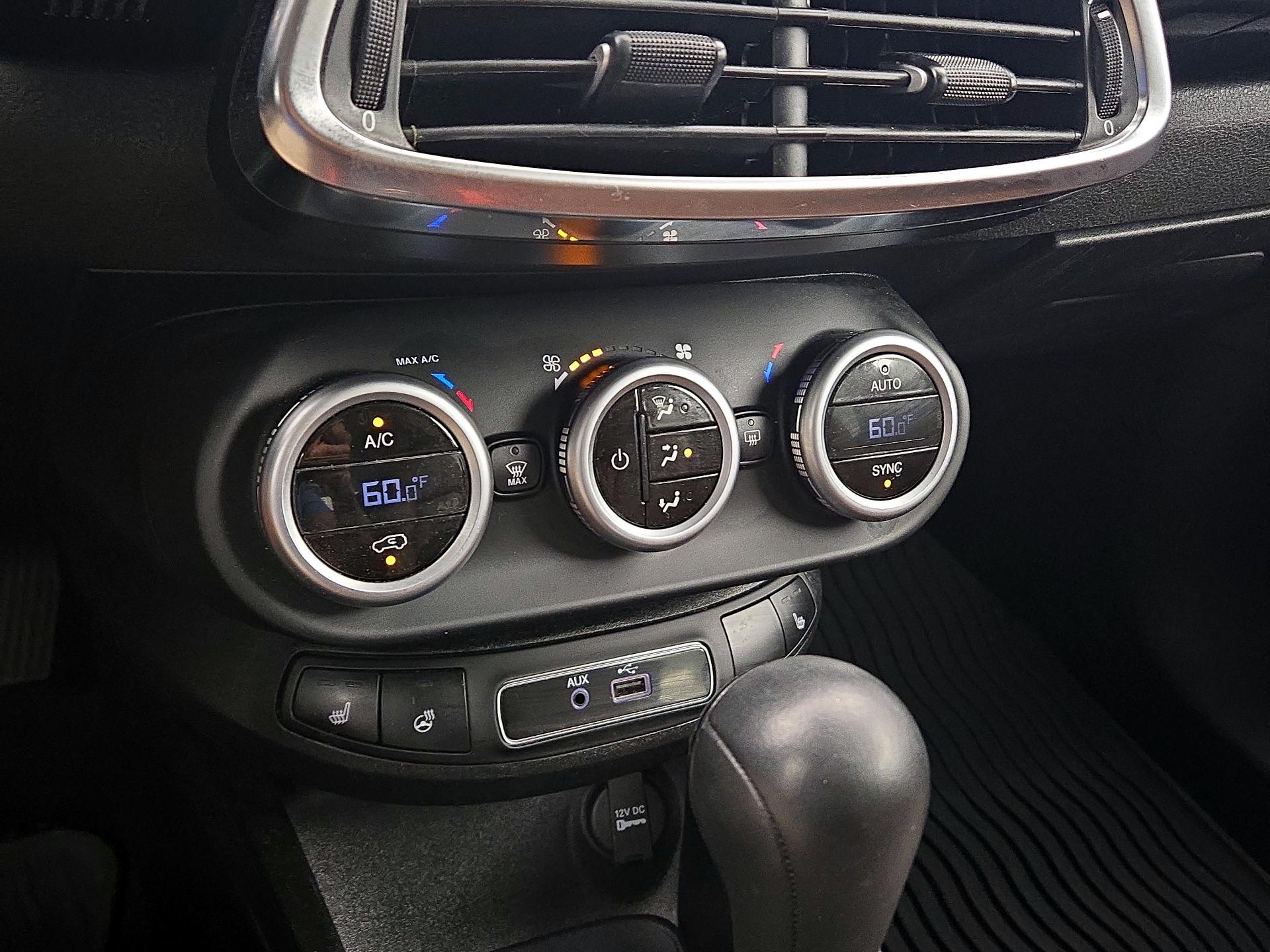 Thumbnail: 2016 Fiat 500X - 16