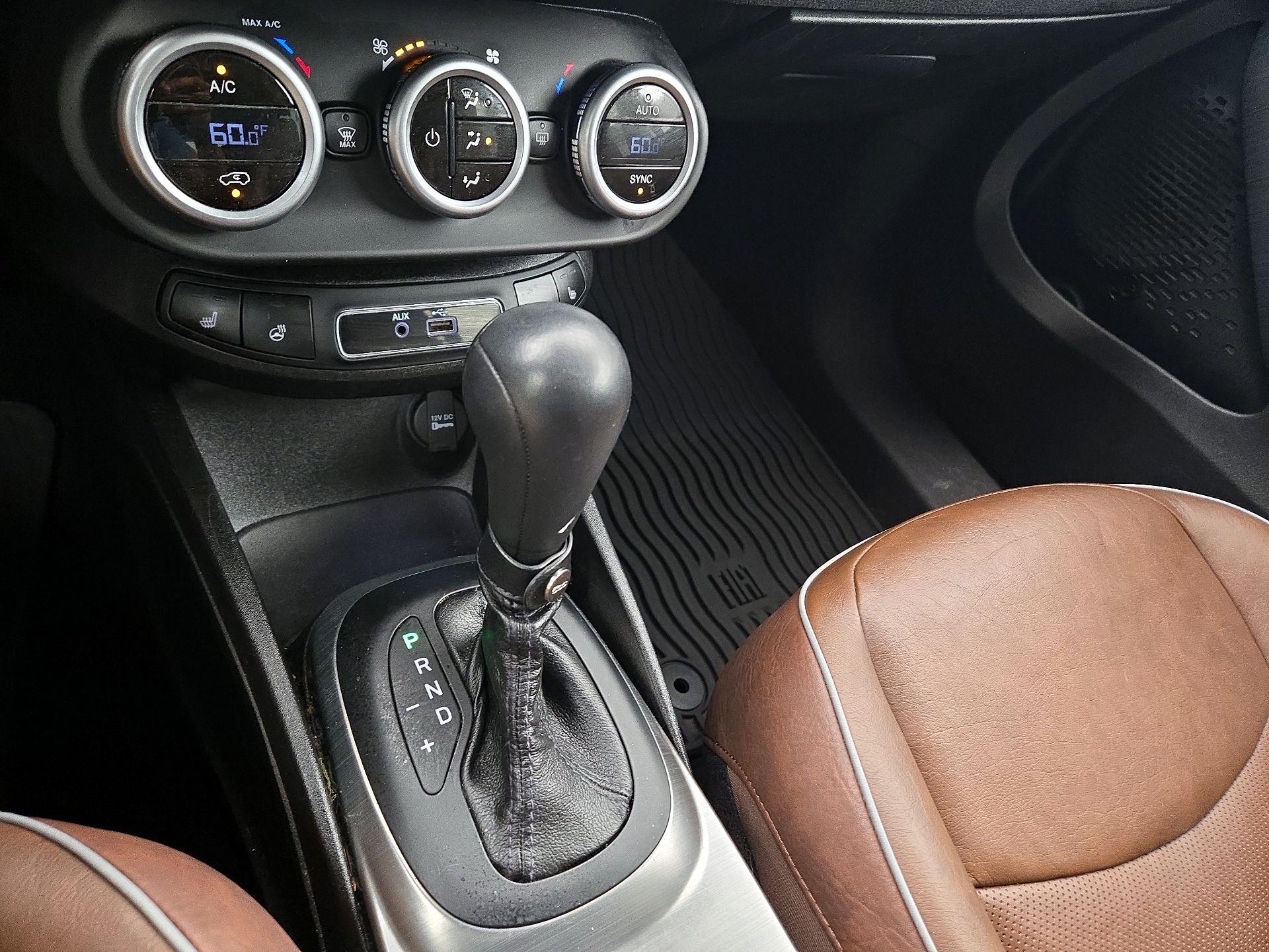 Thumbnail: 2016 Fiat 500X - 17