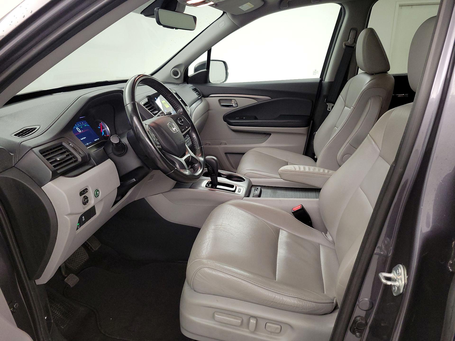Thumbnail: 2019 Honda Pilot - 11
