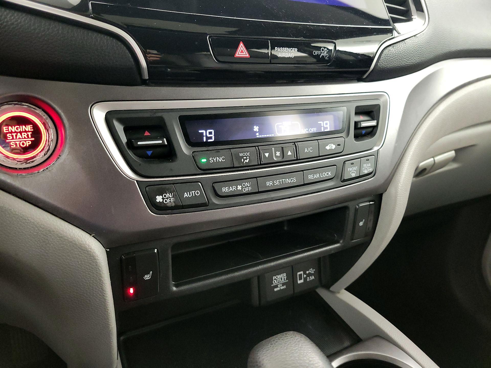 Thumbnail: 2019 Honda Pilot - 16