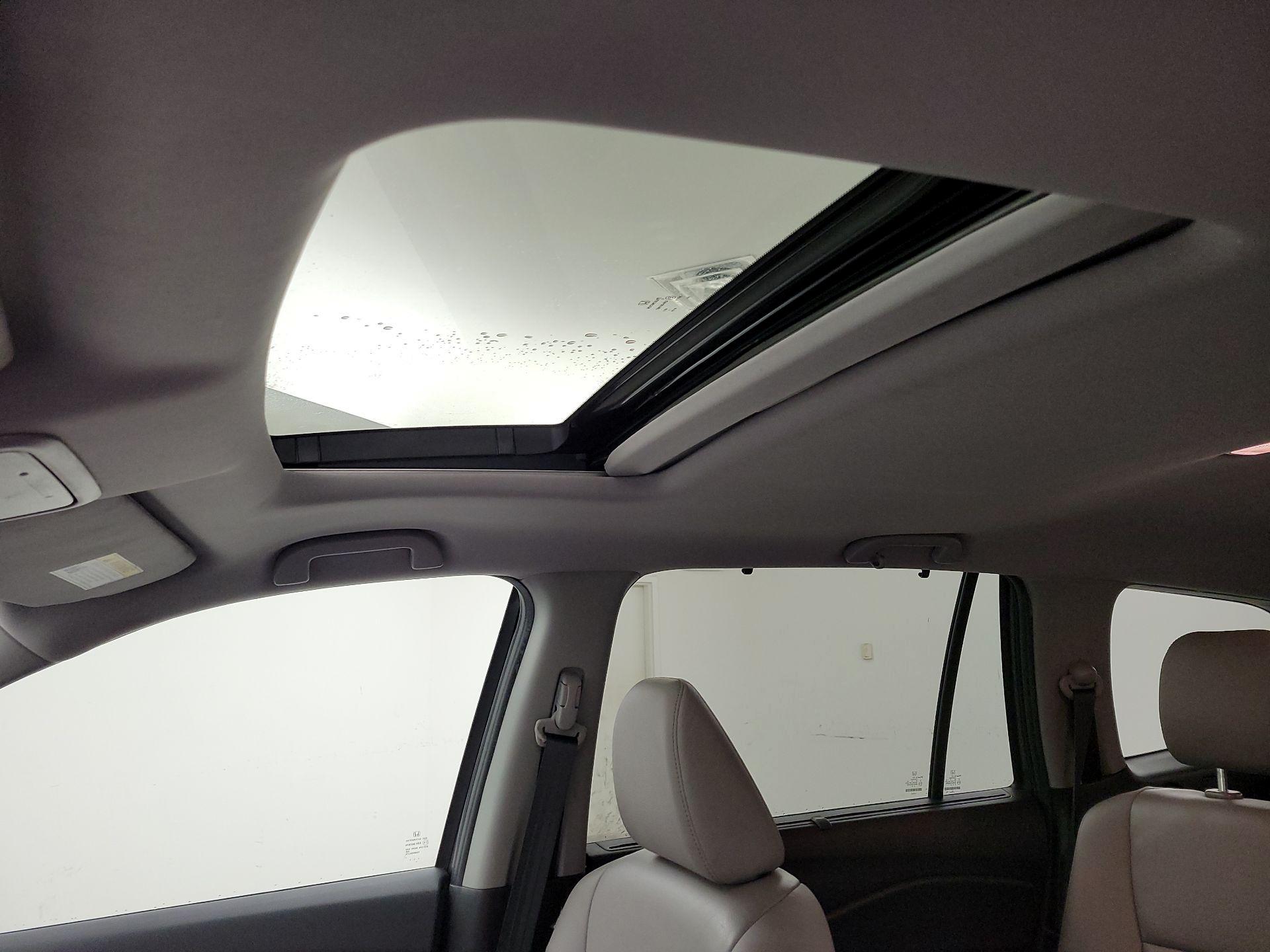 Thumbnail: 2019 Honda Pilot - 19