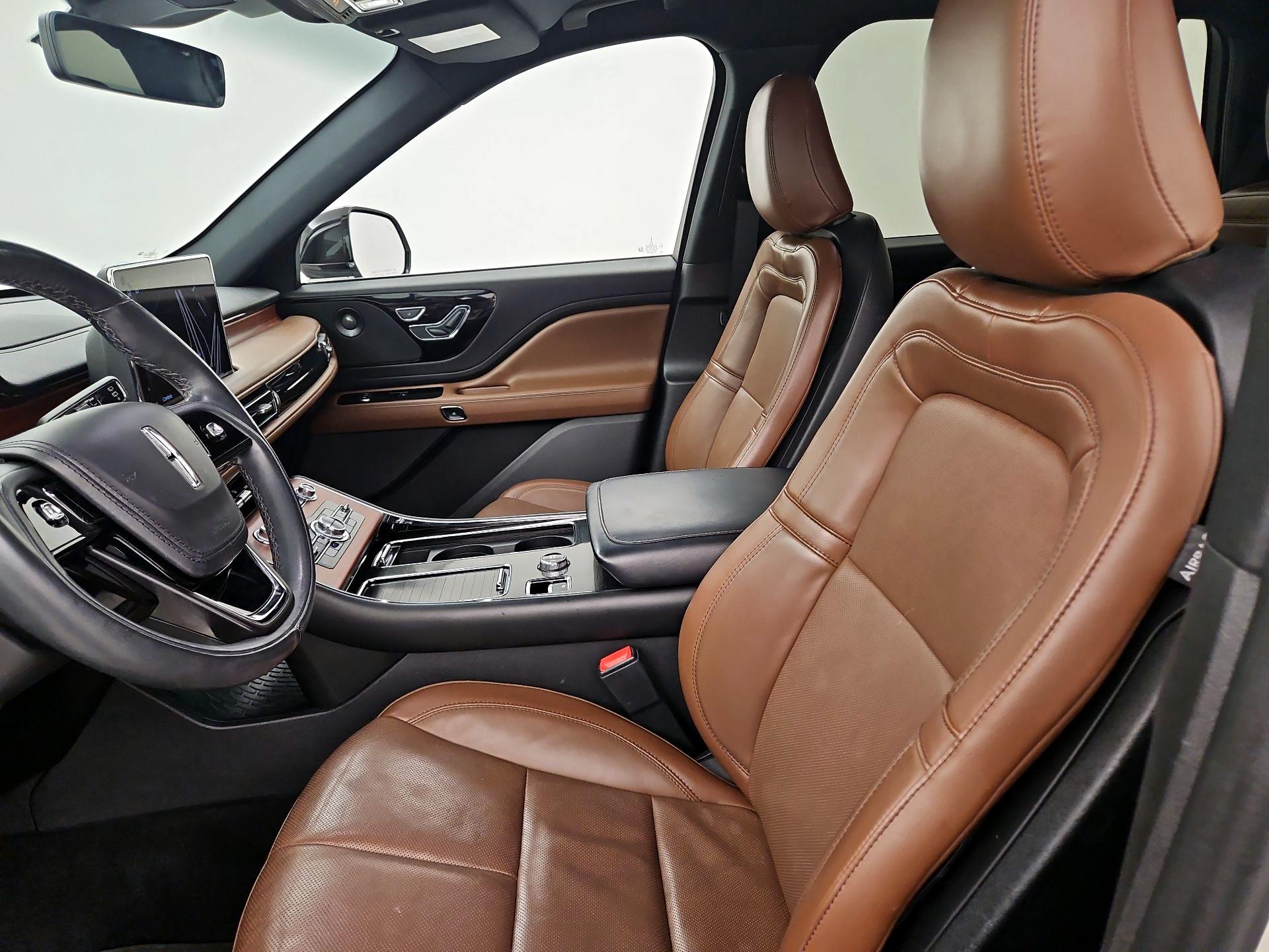 Thumbnail: 2021 Lincoln Aviator - 11