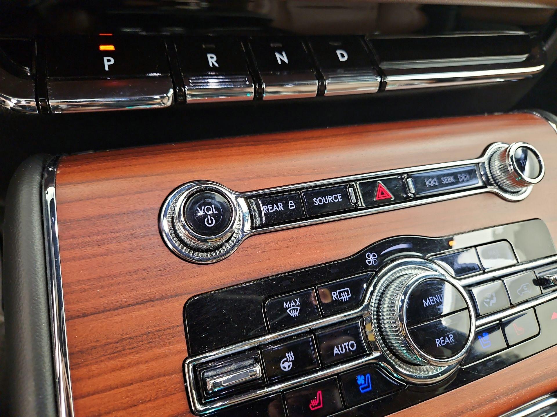 Thumbnail: 2021 Lincoln Aviator - 18