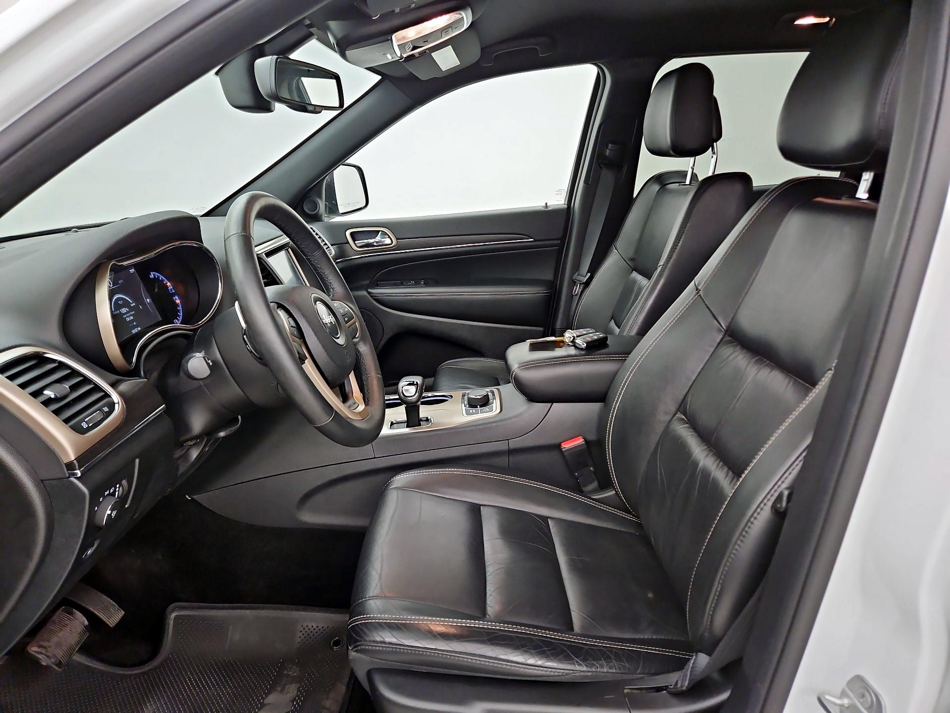 Thumbnail: 2015 Jeep Grand Cherokee - 11